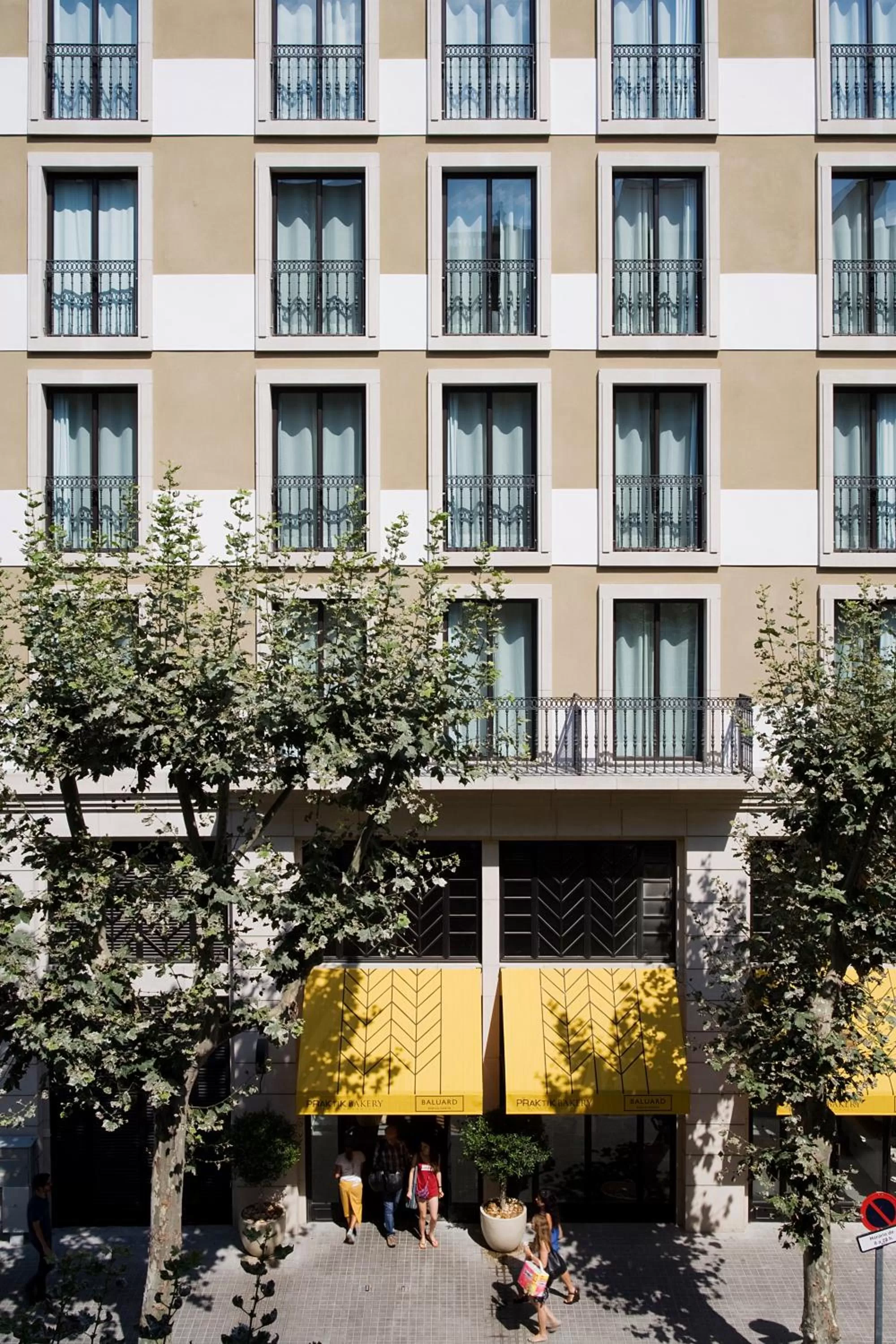 Facade/entrance in Praktik Bakery