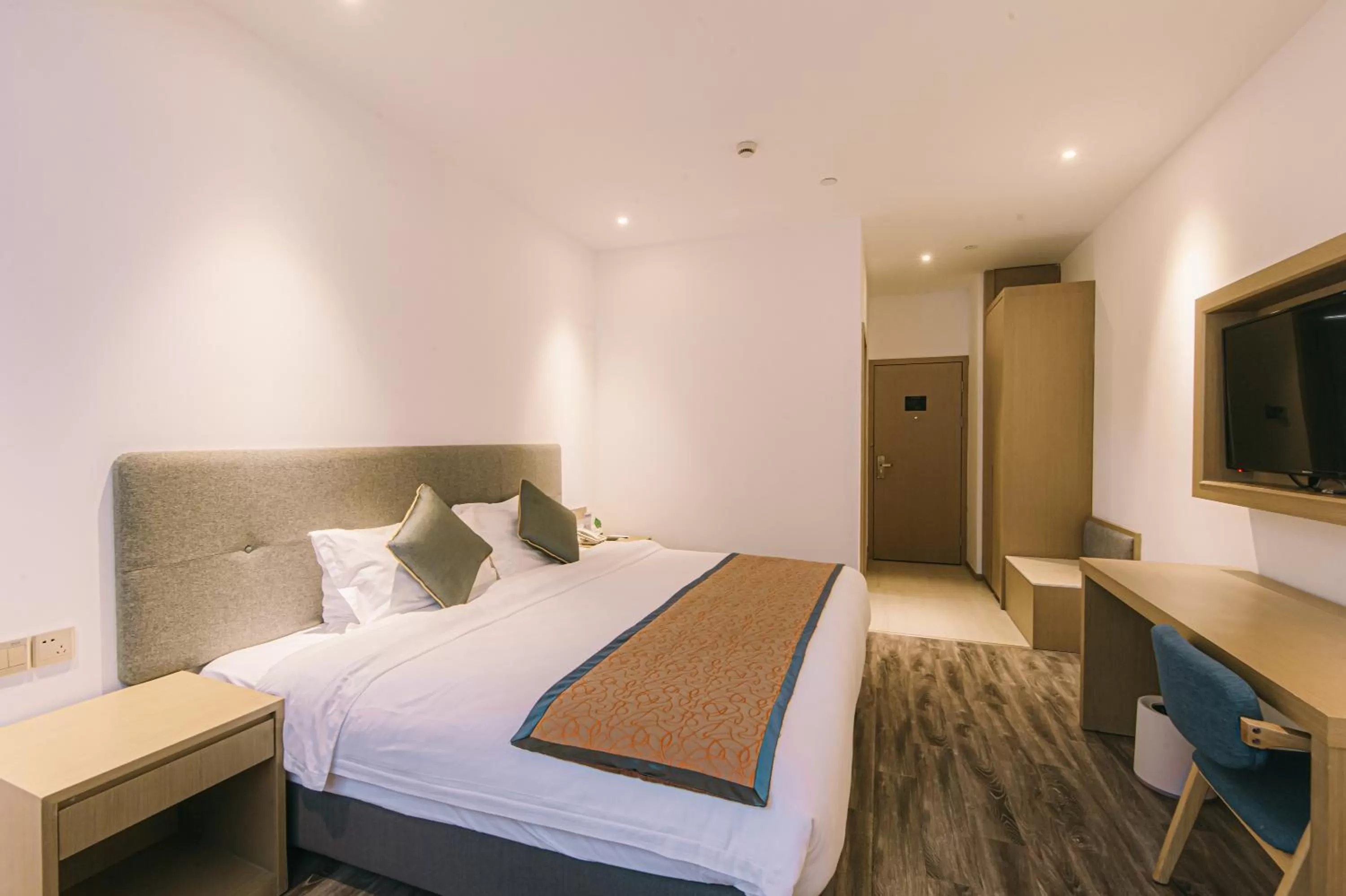 Bed in Shanghai JOYFUL YARD Hotel-Free shuttle bus to Pudong Airport and Disneyland