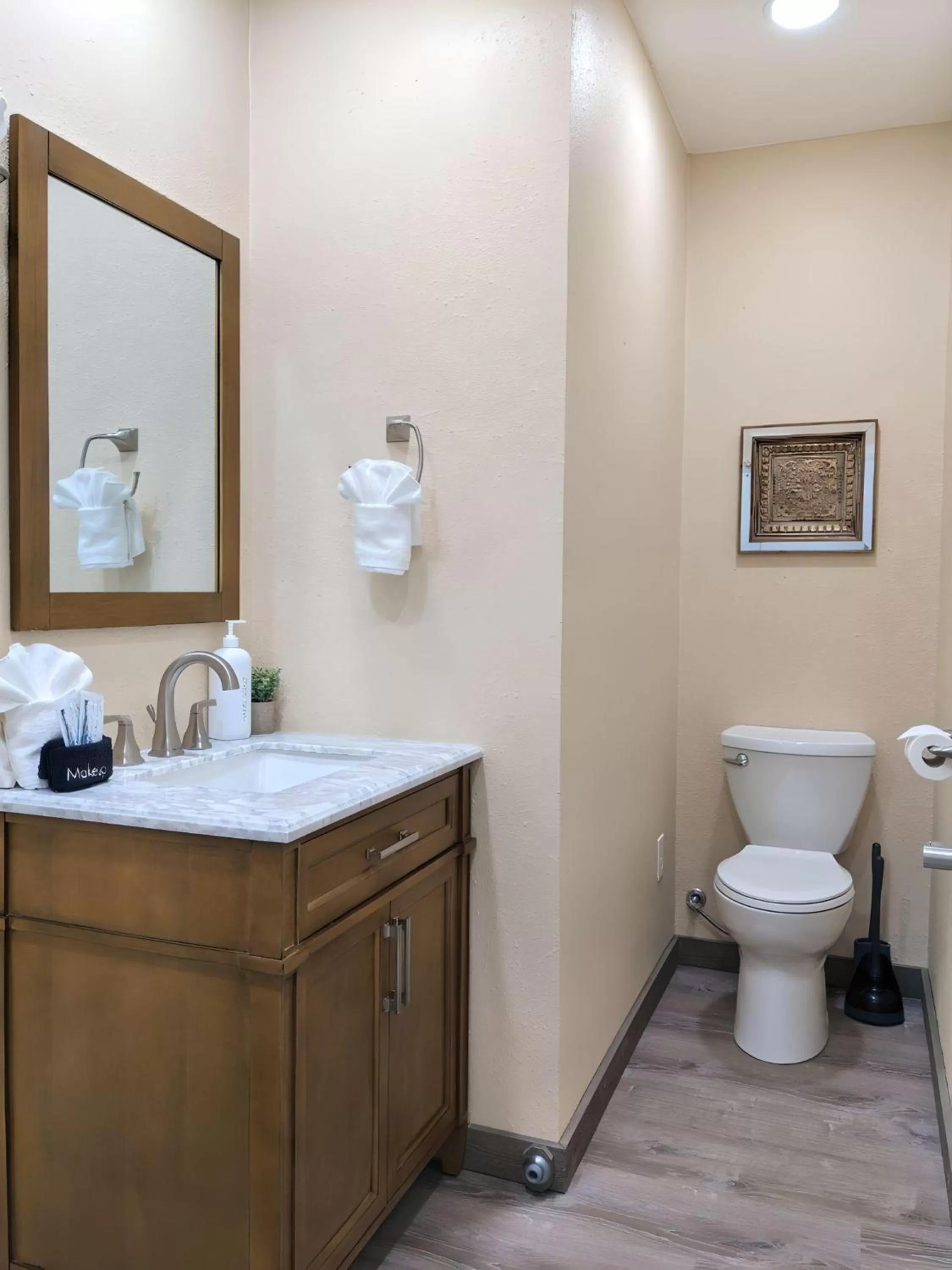 Toilet in Wanderlust Inn