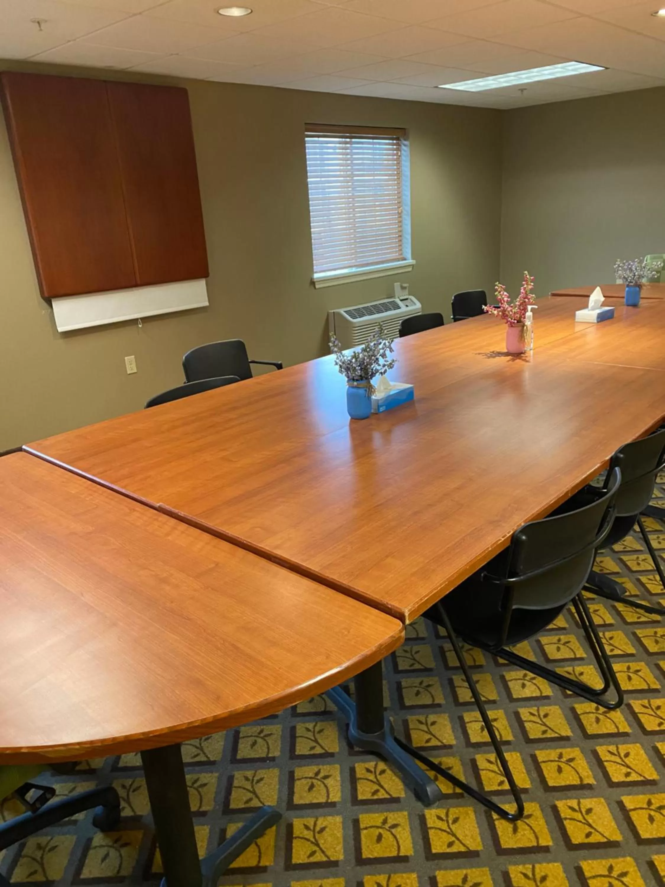 Meeting/conference room in Candlewood Williamsport by IHG