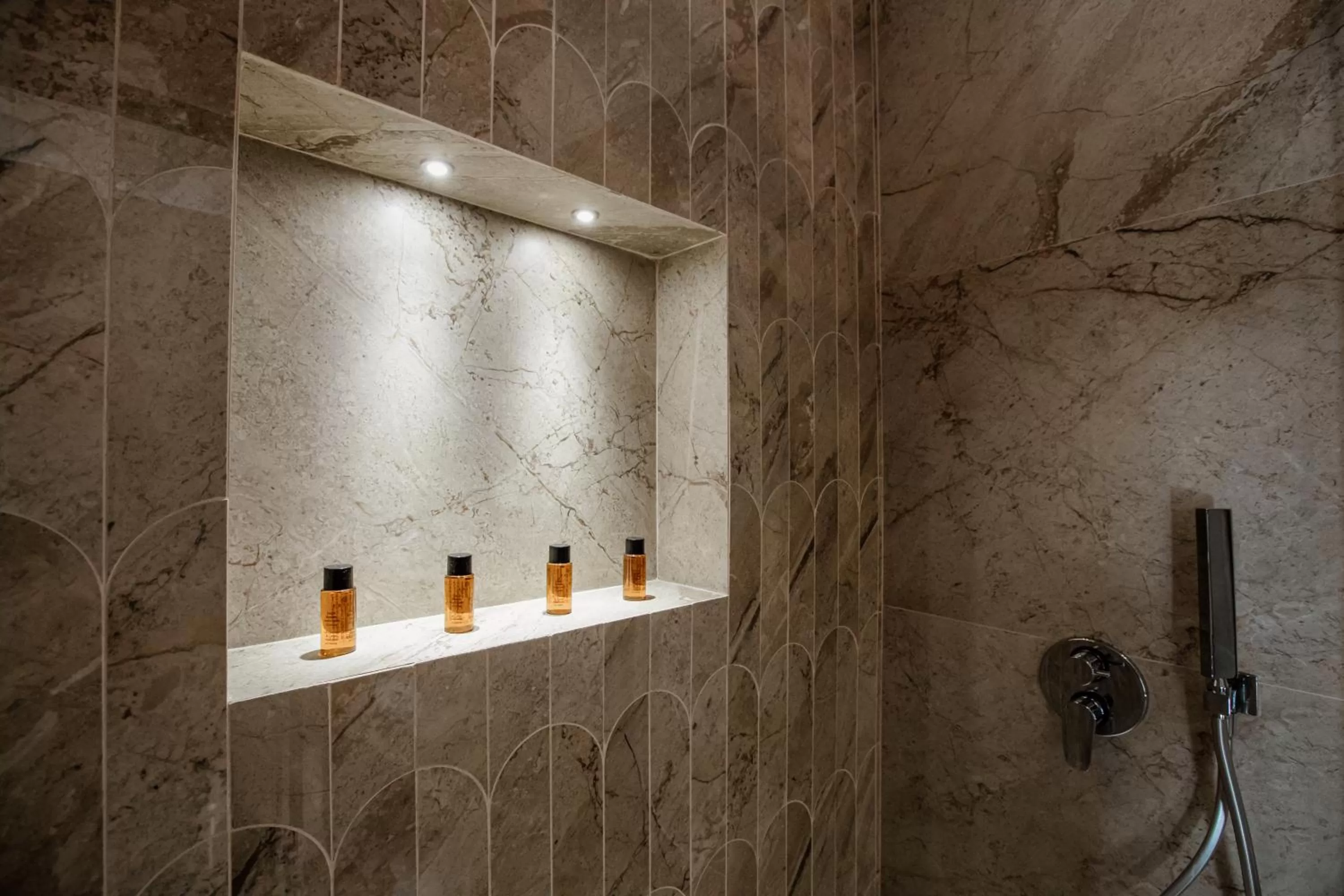 Bathroom in Palazzo Giunta - Porta Marina Ortigia