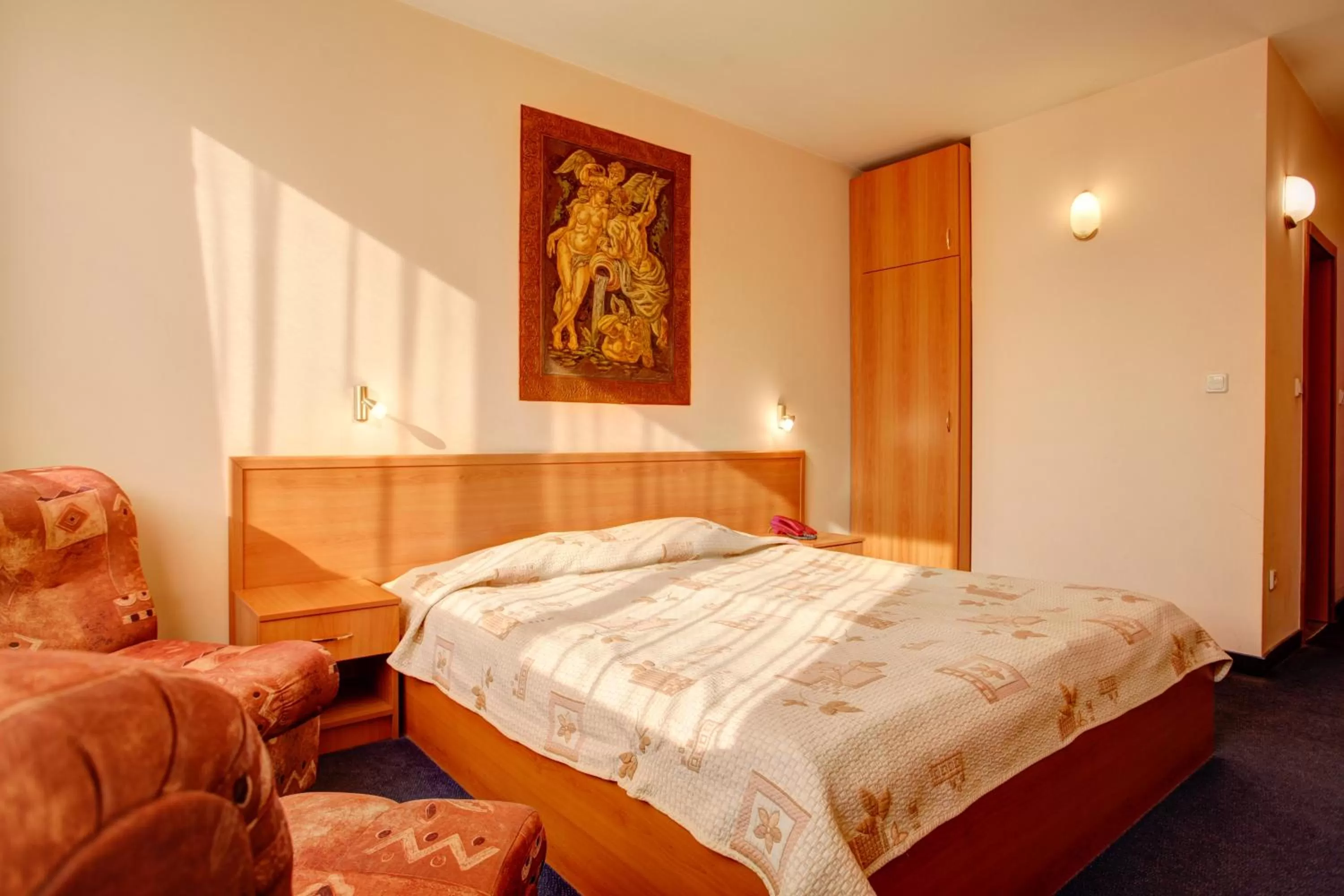 Photo of the whole room in Central Plaza Hotel