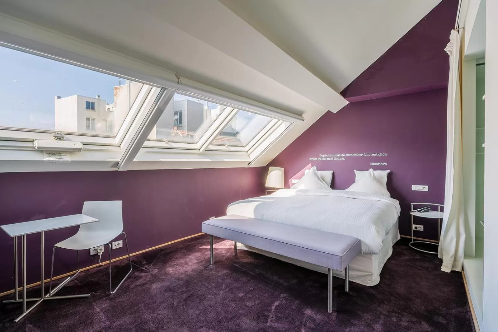 Bed in Smartflats - Pacific Brussels