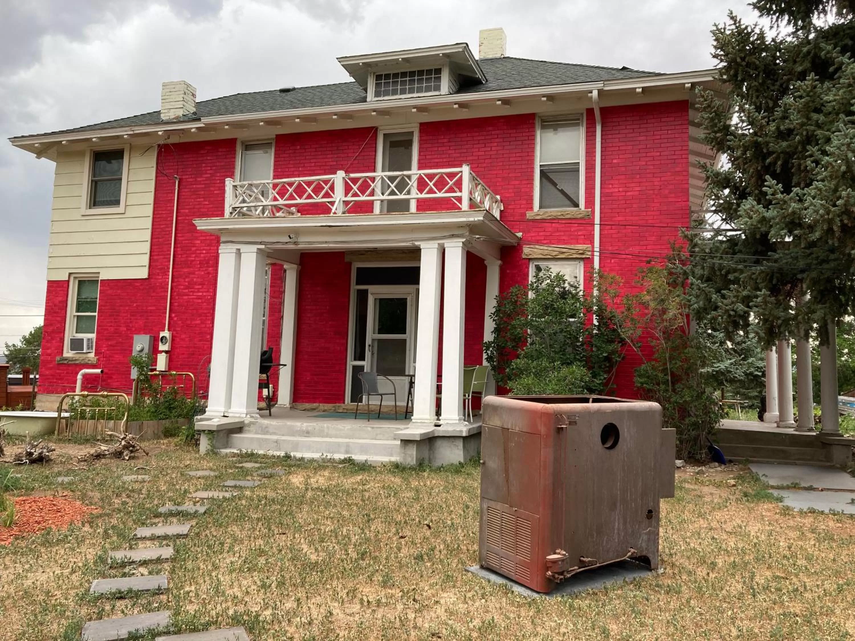 Property Building in The Oasis on Eisenhower