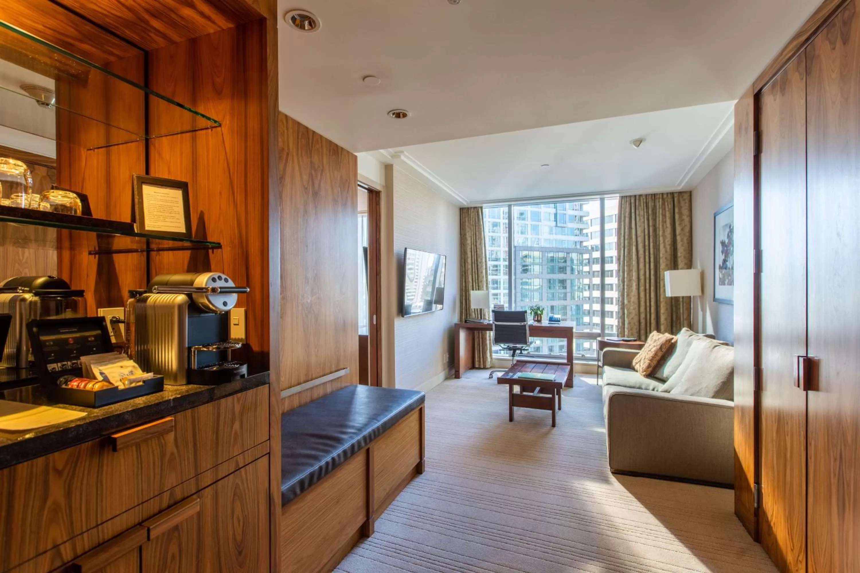 TV and multimedia in Shangri-La Vancouver