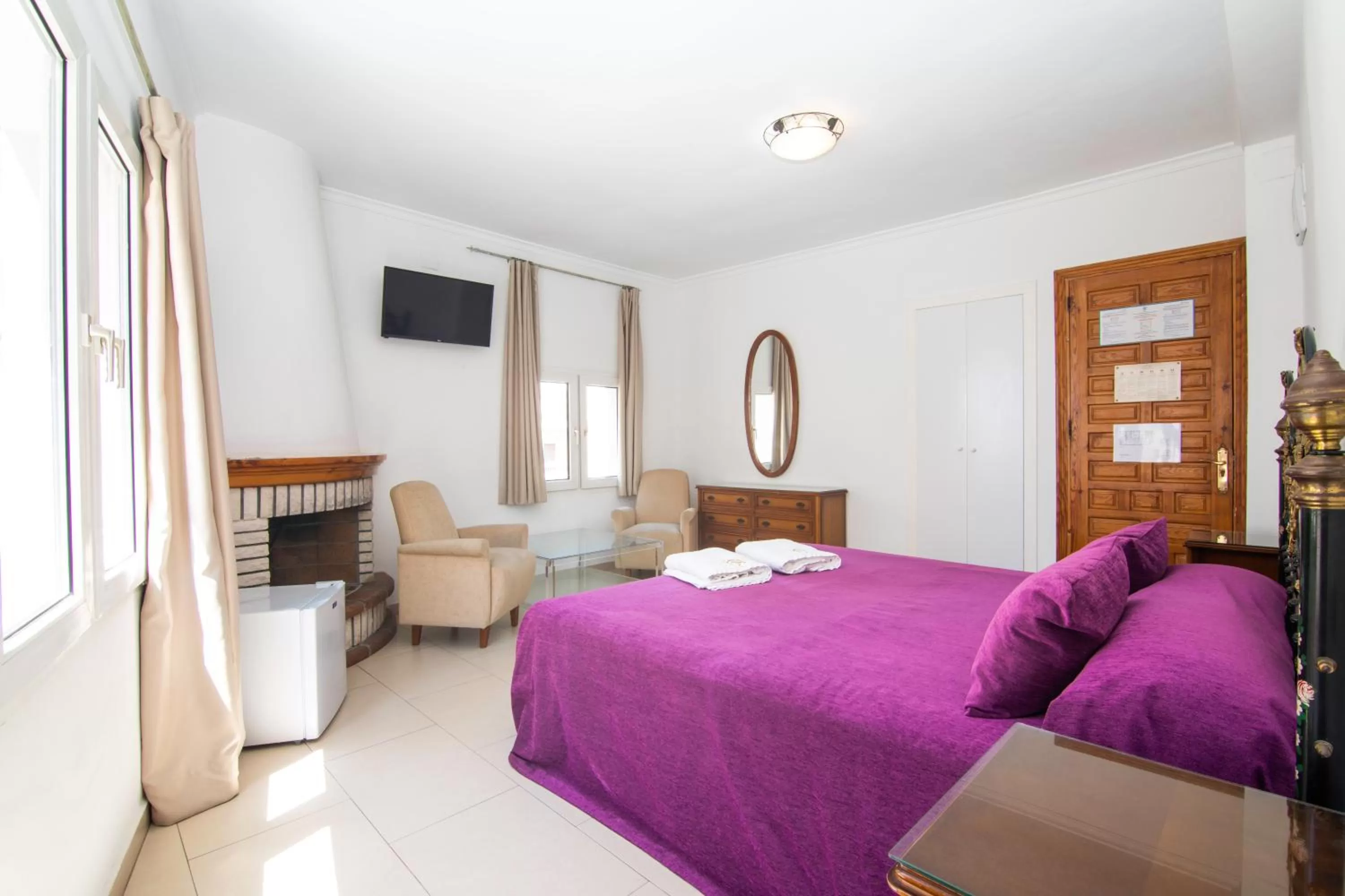 Bedroom, Bed in Hotel Marítimo Urban