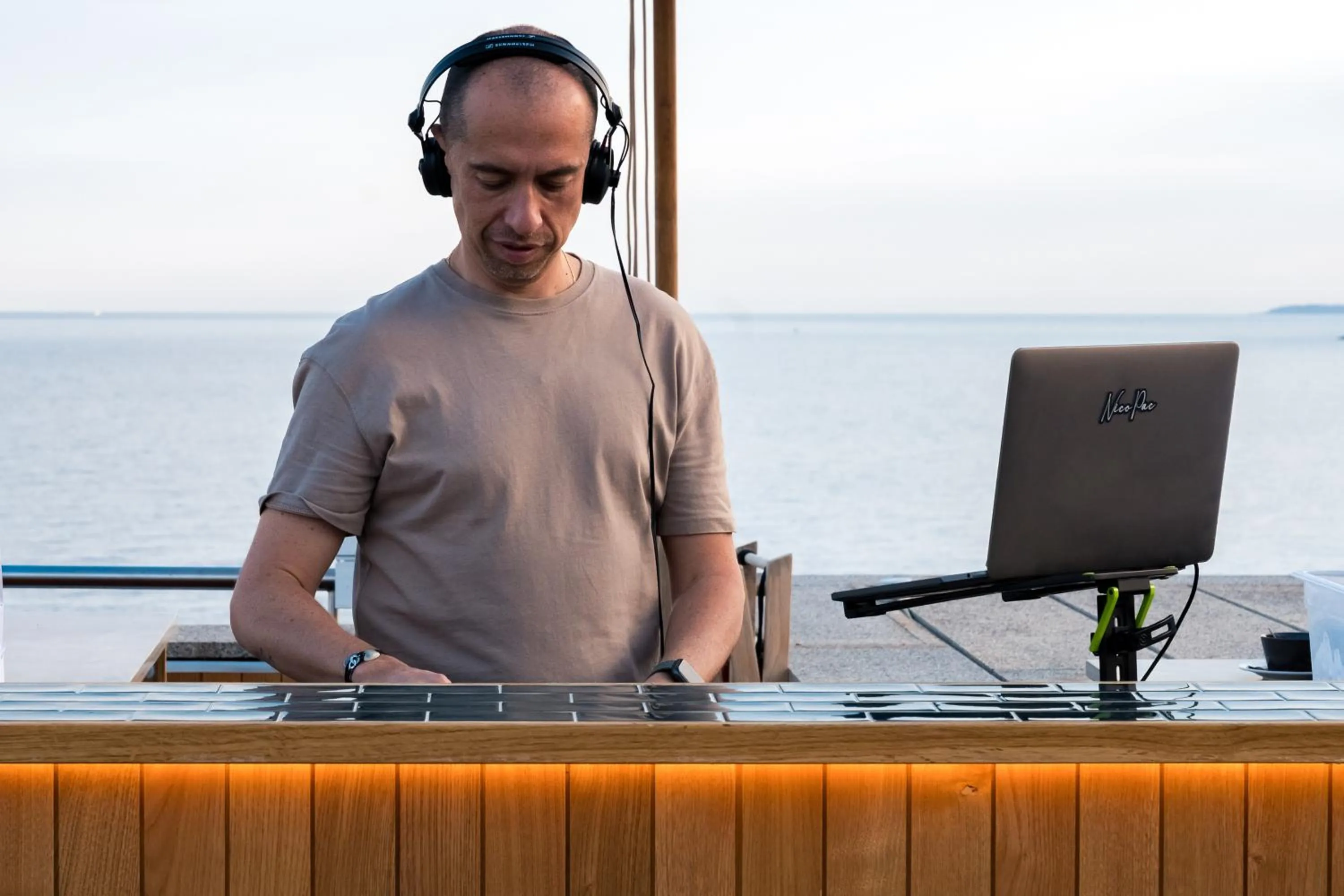 Restaurant/places to eat in AC Hotel by Marriott Nice