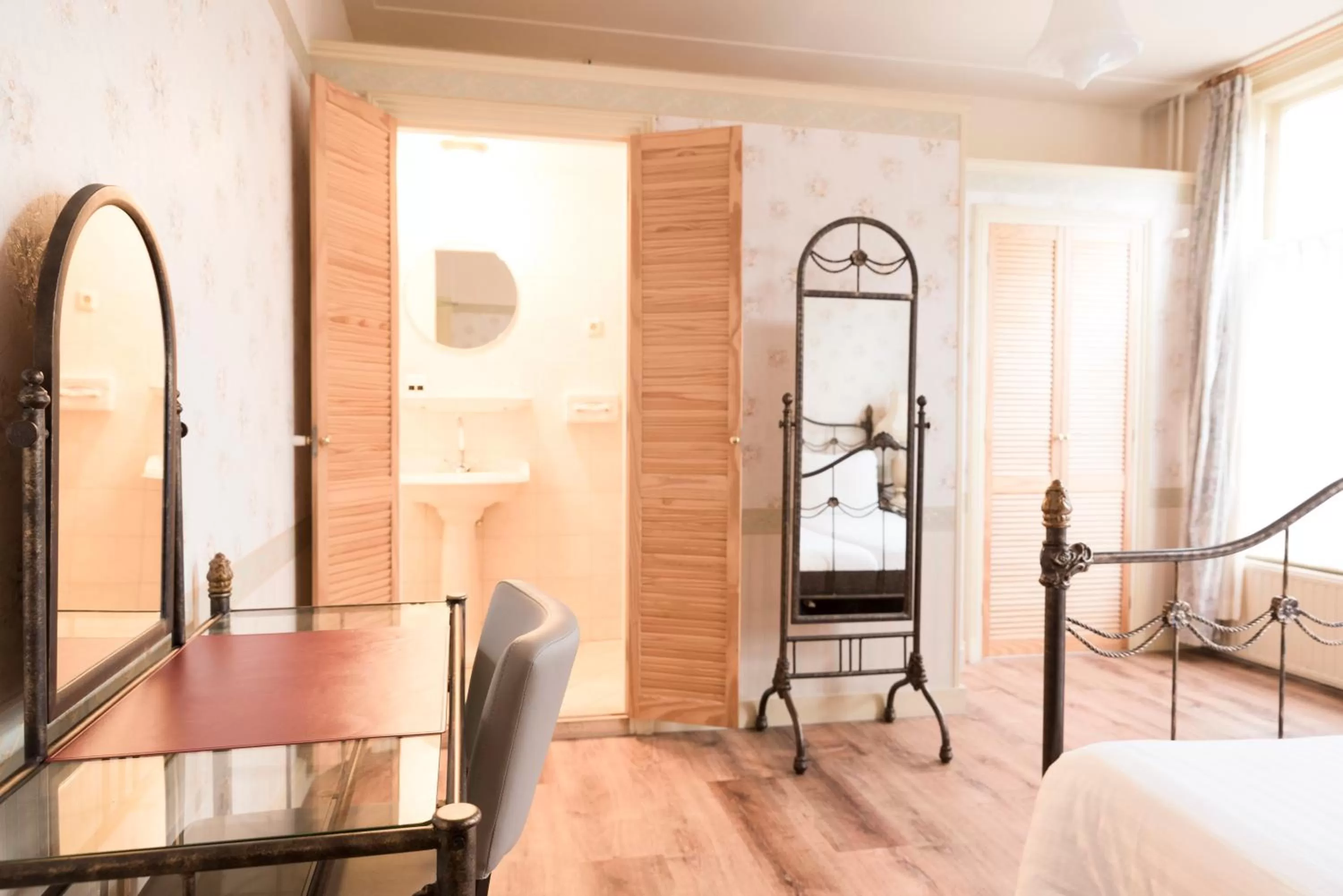 Photo of the whole room, Bed in Hotel Fidder - Patrick's Whisky Bar