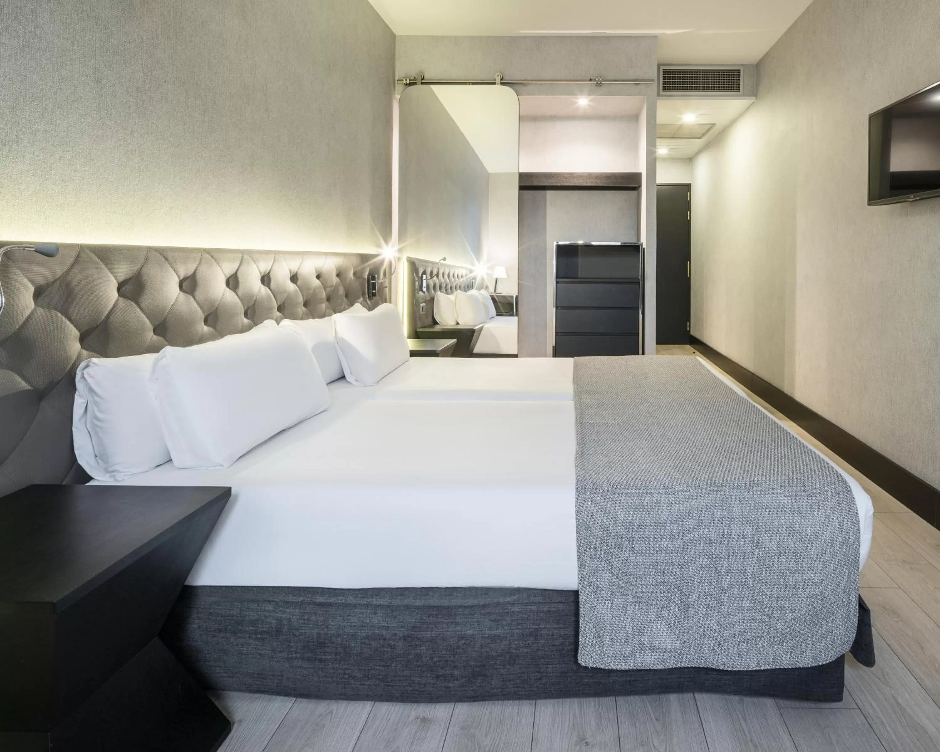 Photo of the whole room, Bed in Ilunion Bel-Art