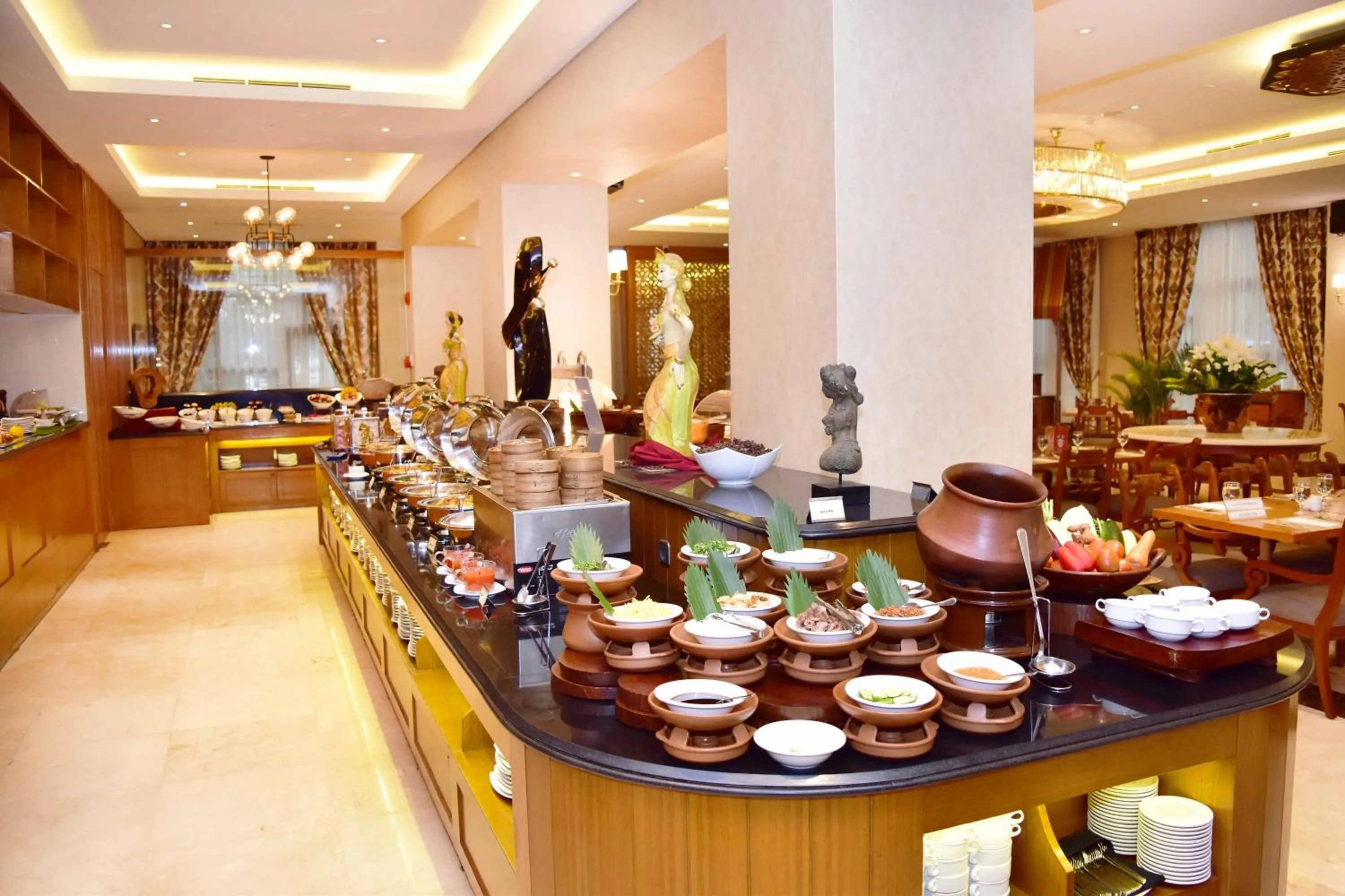 Restaurant/places to eat in Ambhara Hotel