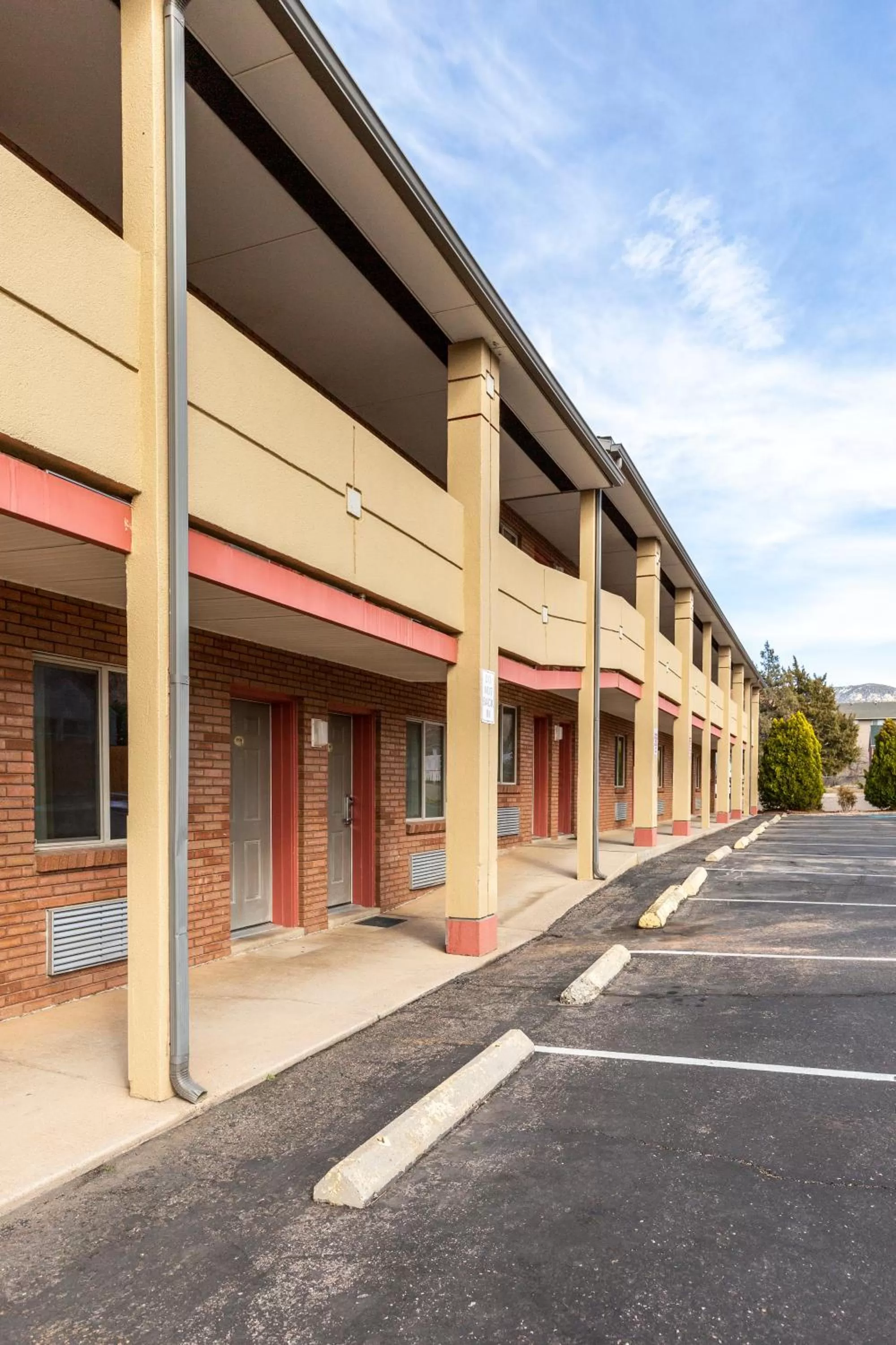 Property Building in Bardmoor Suites