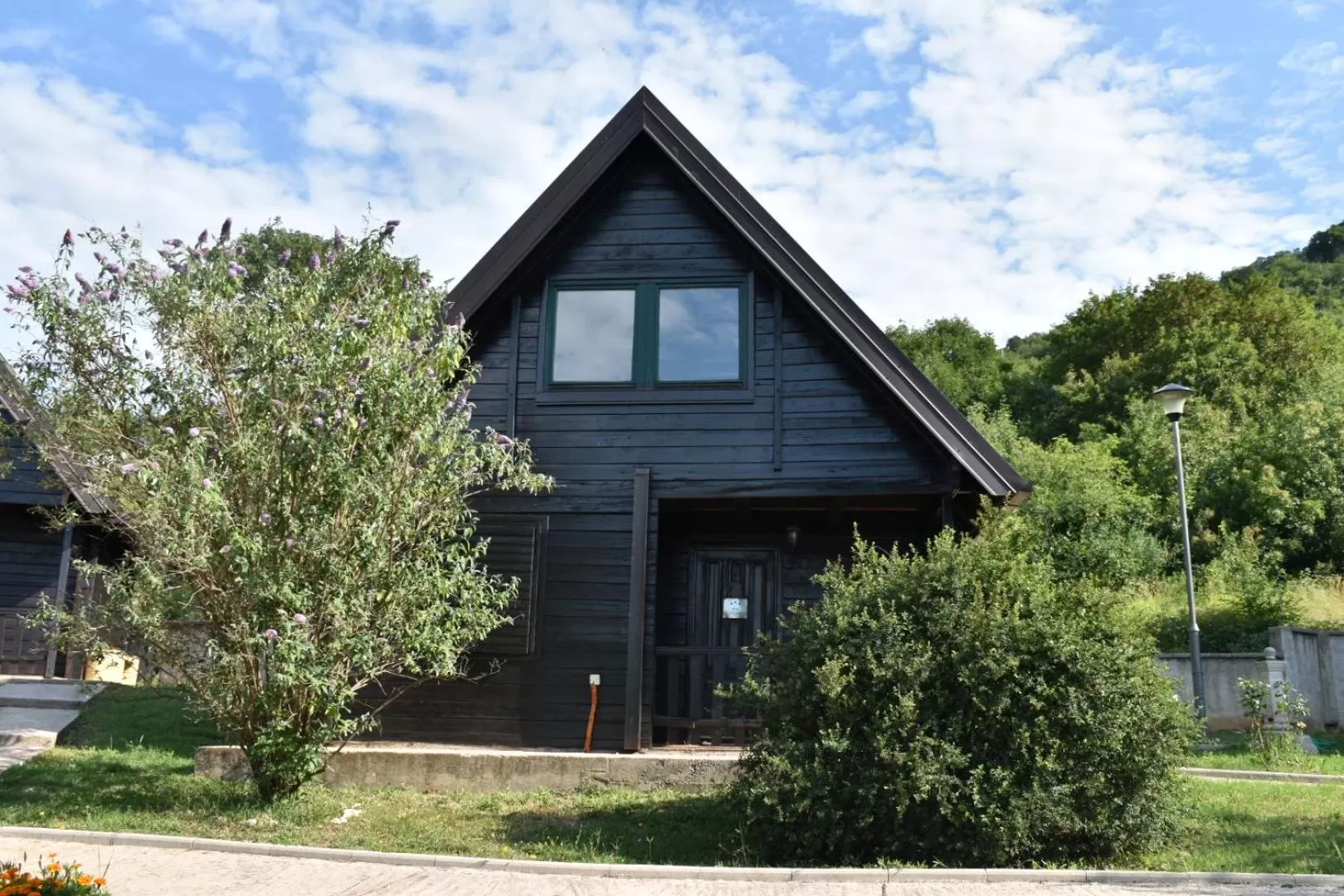 OSTROG Aparthotel KOLIBA-VLASTNIŠTVO MANASTIRA OSTROG