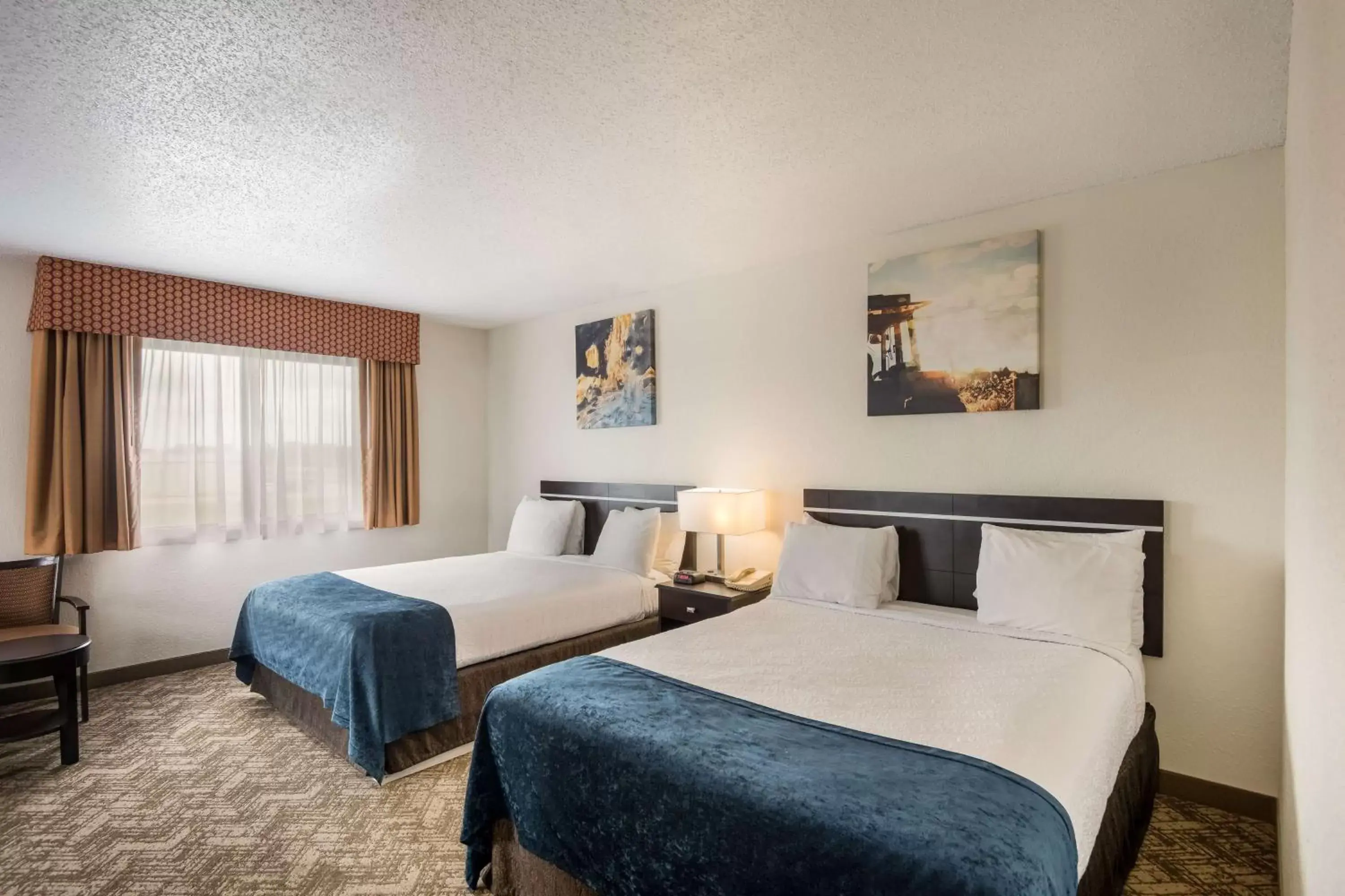 Deluxe Queen Room with Two Queen Beds - Non-Smoking in Best Western Mount Pleasant Inn Deluxe Queen Room with Two Queen Beds - Non-Smoking in Best Western Mount Pleasant Inn