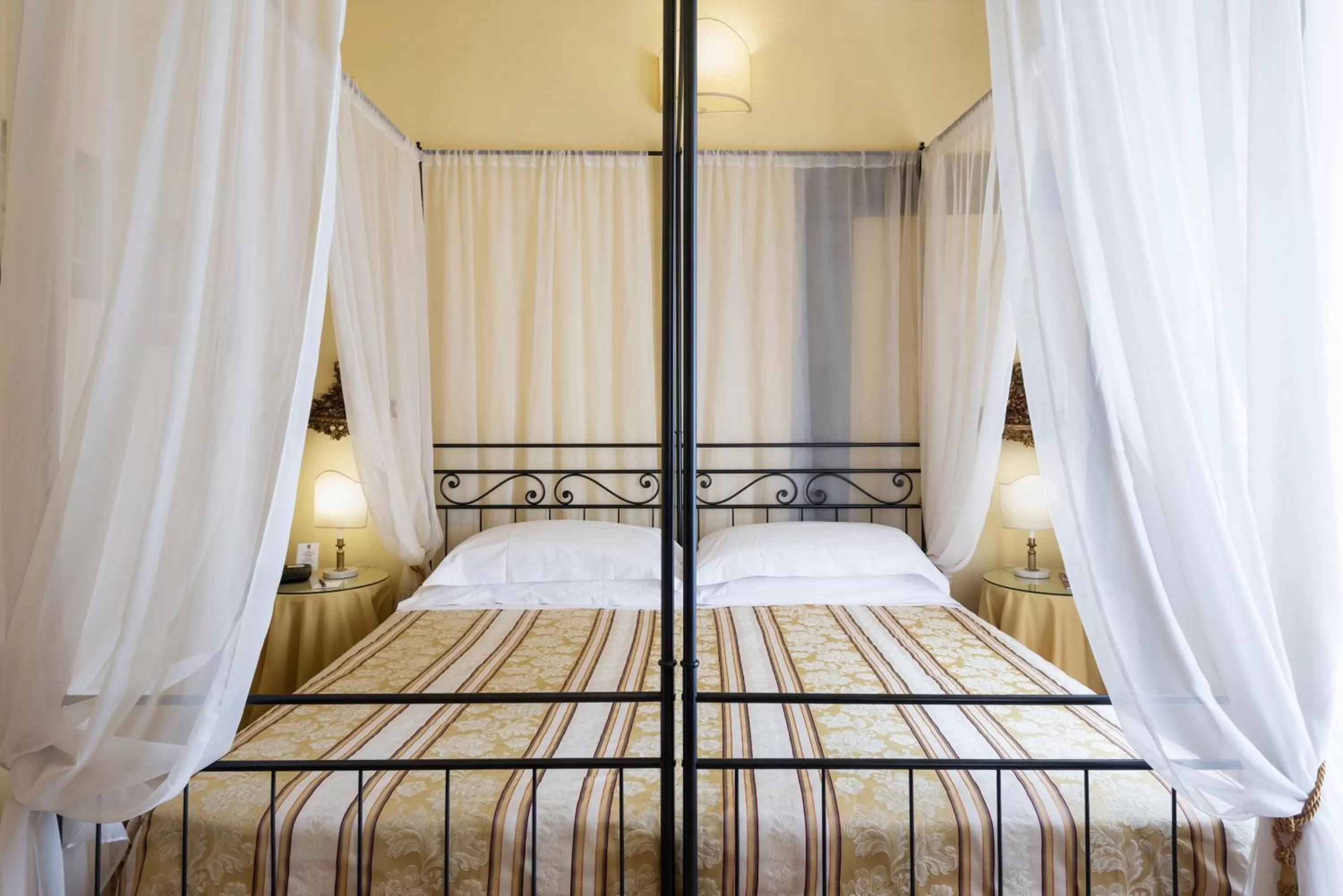 Bed in Hotel Palazzo dal Borgo