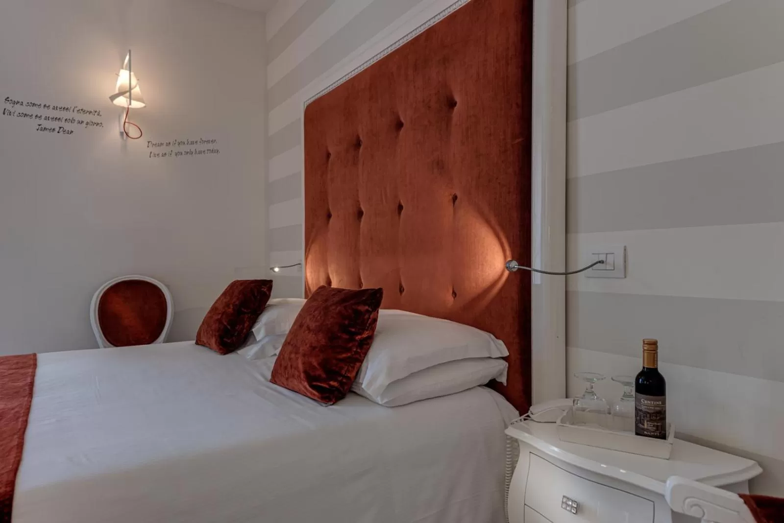 Bed in VILLA LIBERTY Boutique Hotel - Borgo Capitano Collection