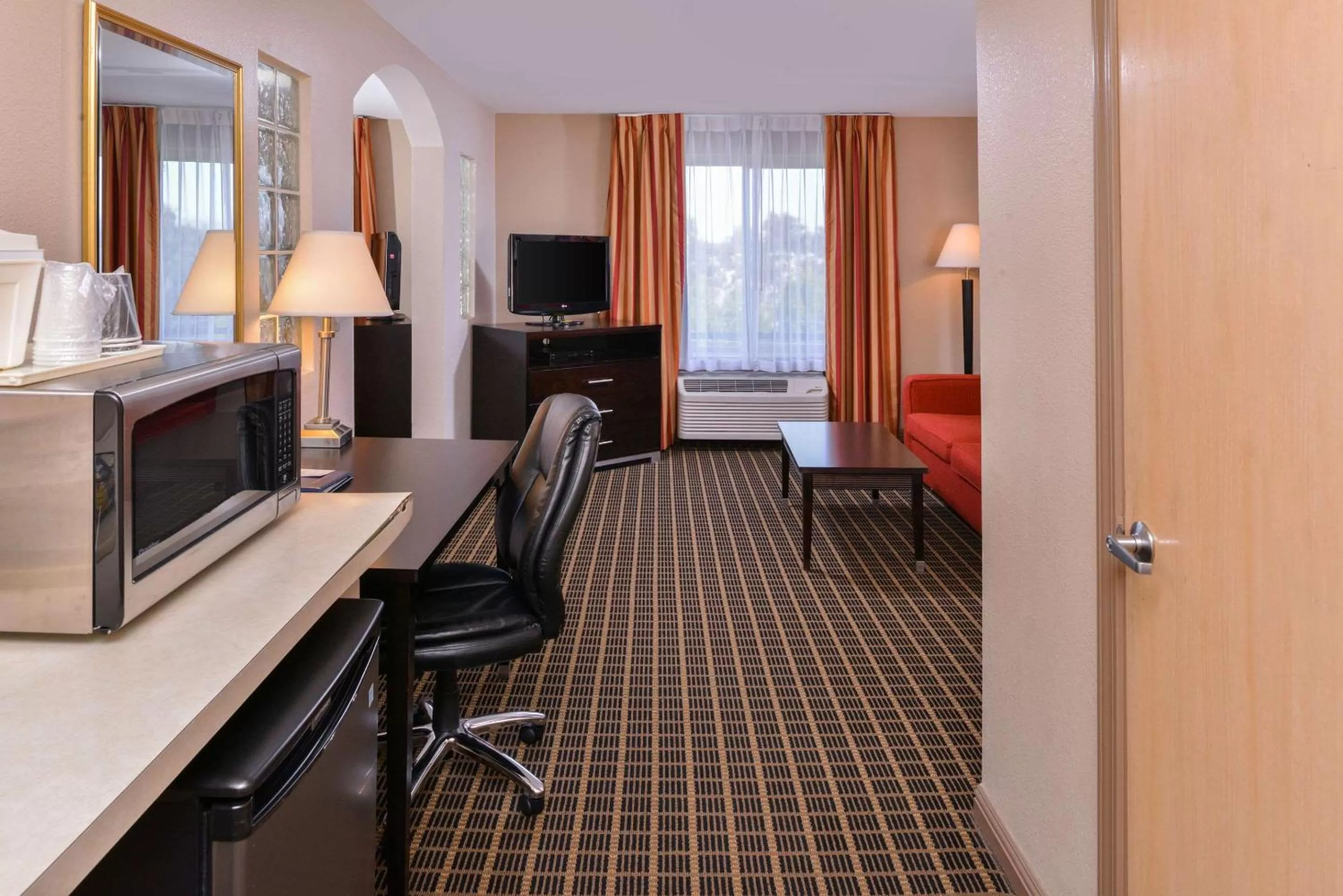 Photo of the whole room in Hotel Nova SFO