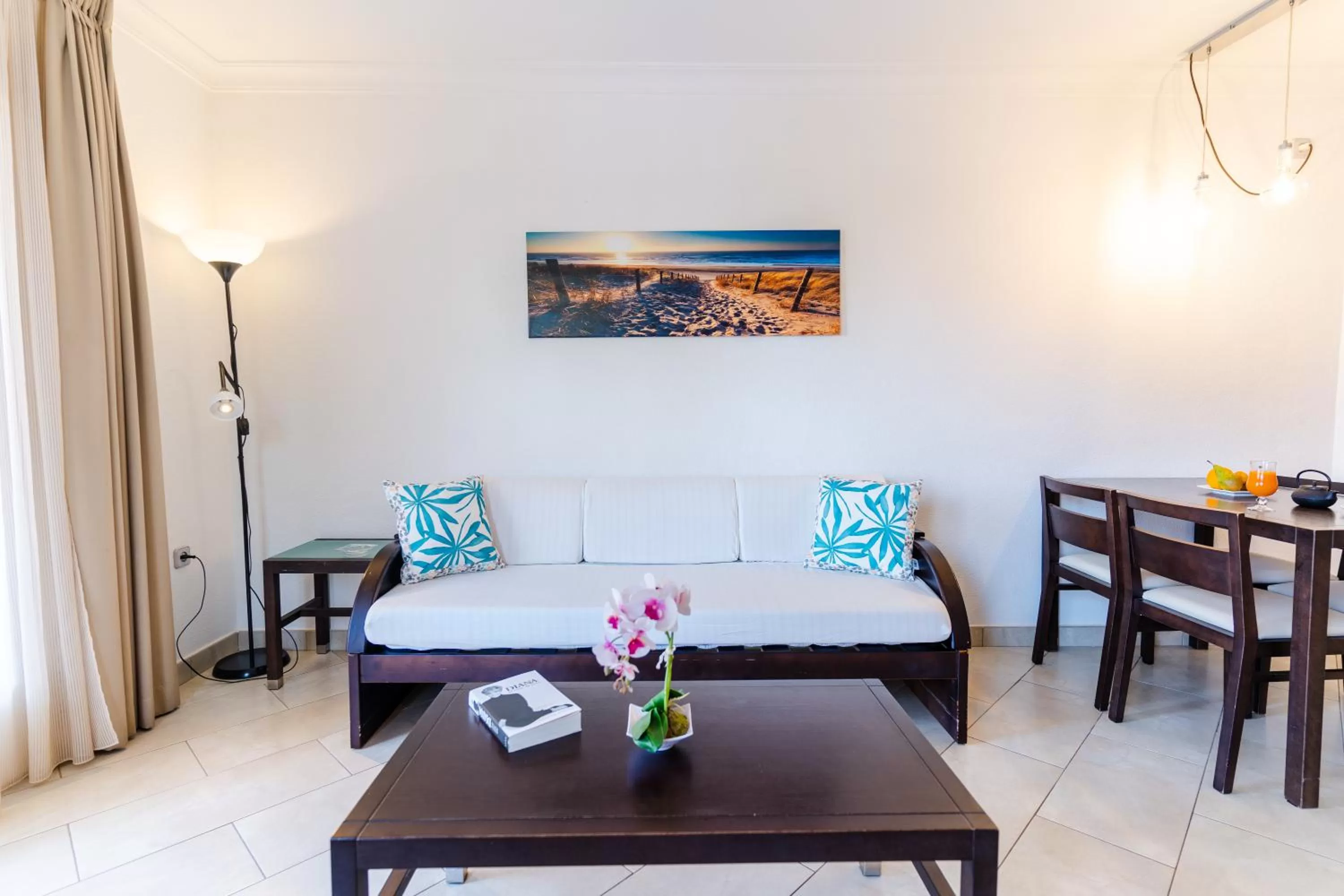 Living room in Apartamentos Royal Life