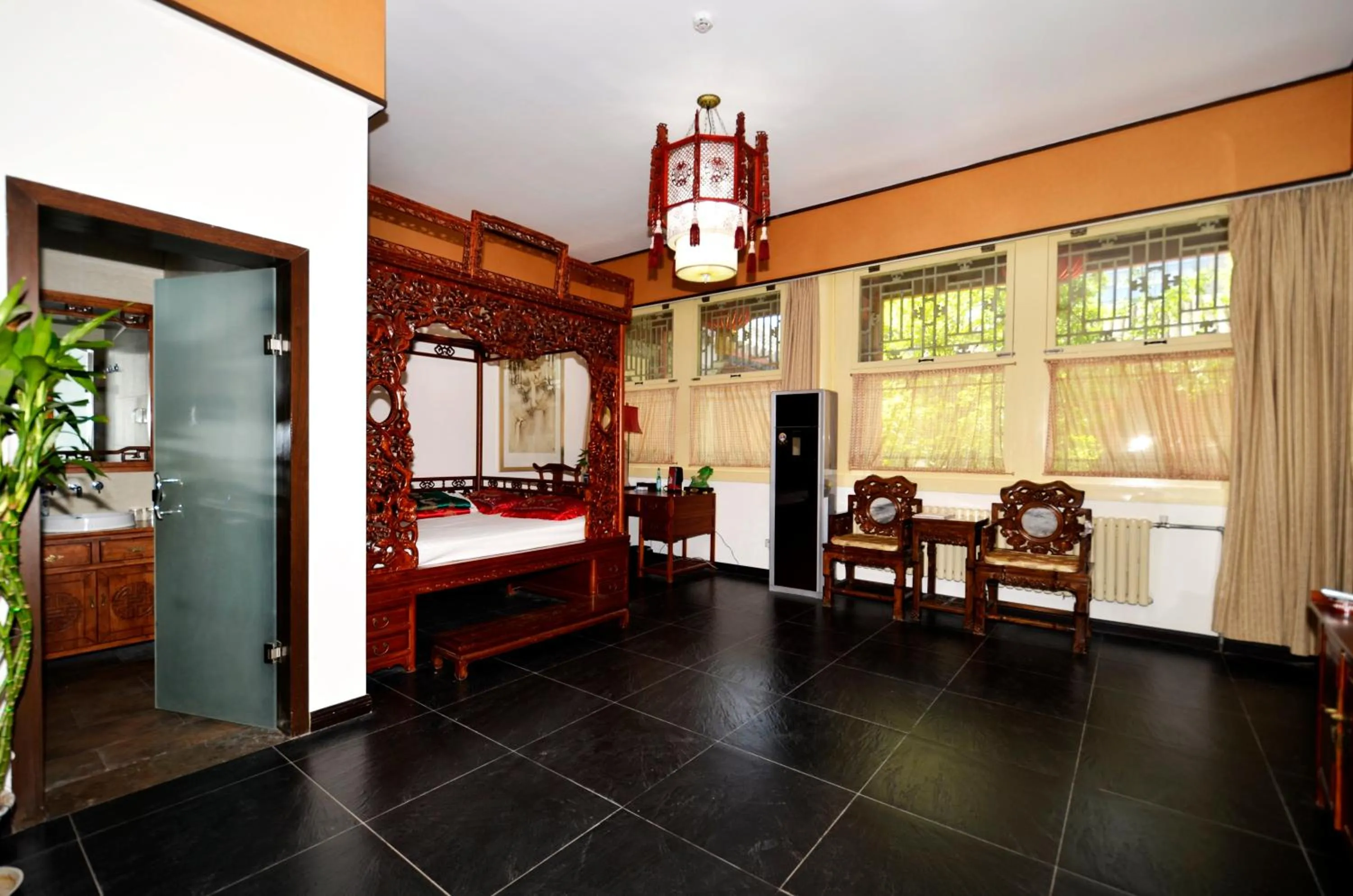 Bathroom in Beijing Jingyuan Courtyard Hotel