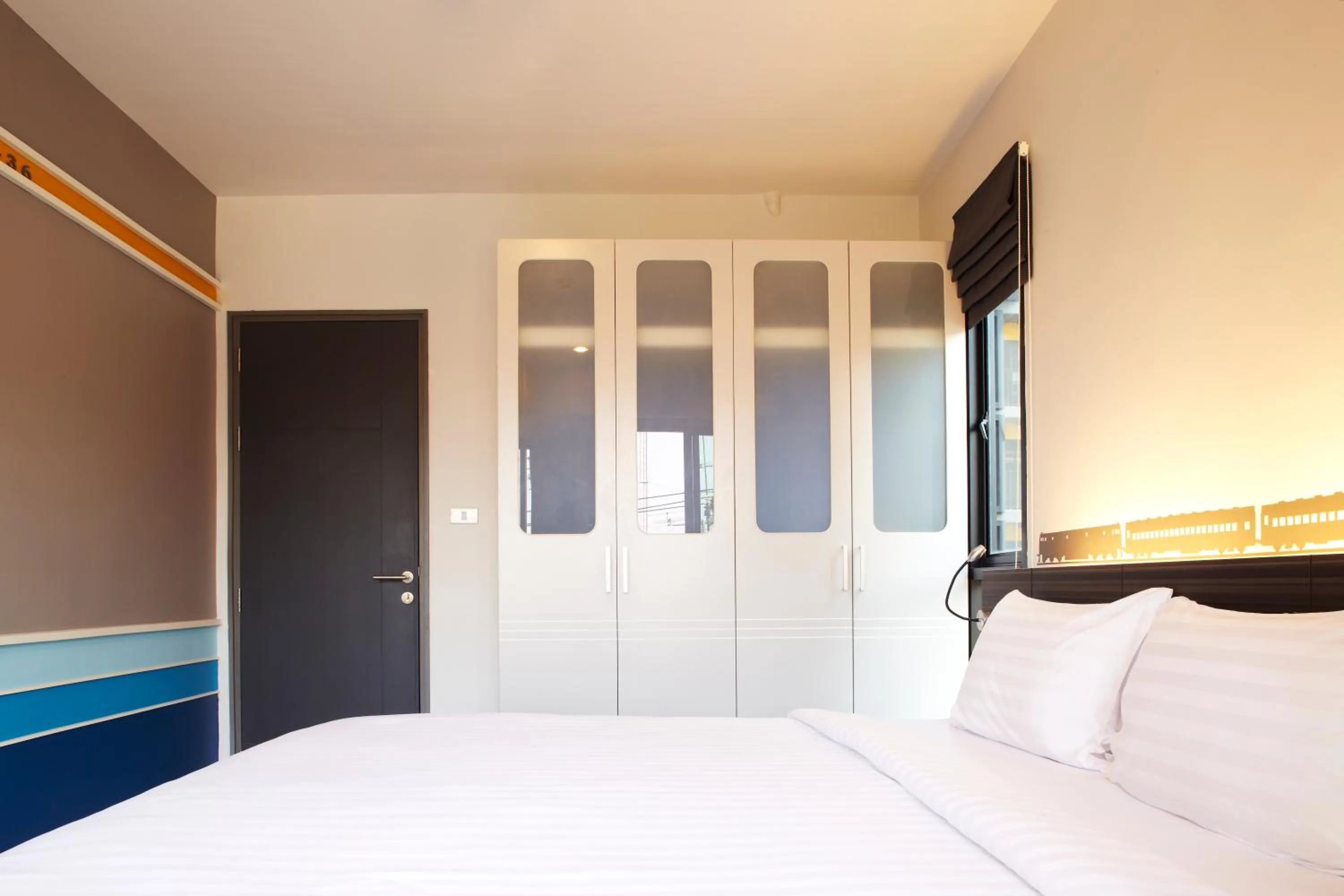 Bedroom, Bed in iSanook Bangkok