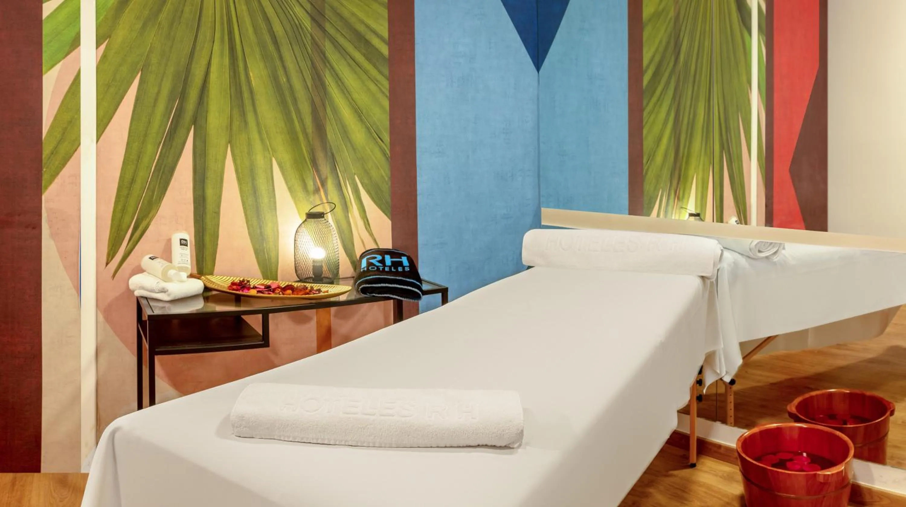Massage, Bed in Hotel RH Victoria & Spa 4 Sup