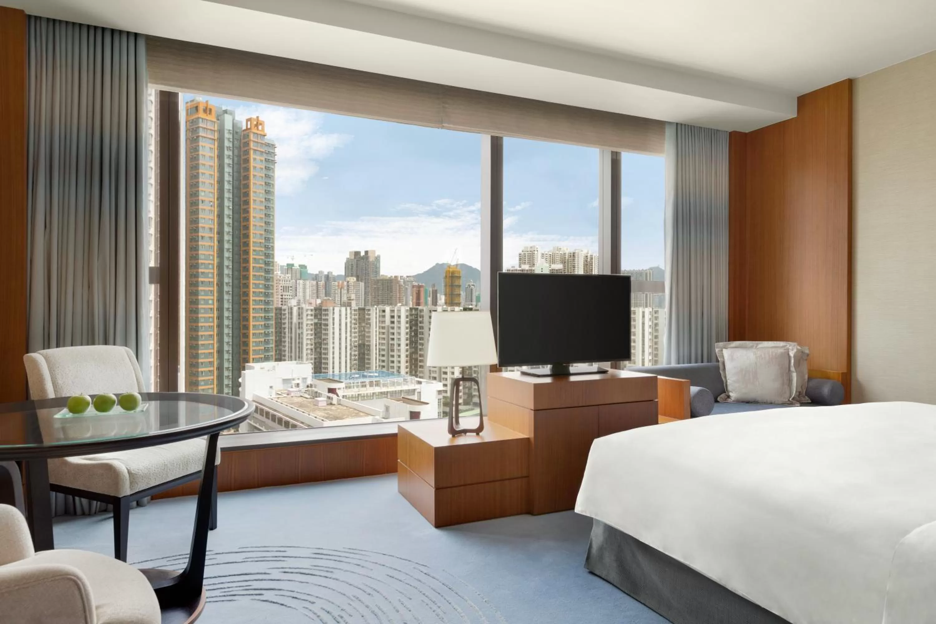 TV and multimedia, Bed in Kerry Hotel Hong Kong by Shangri-la
