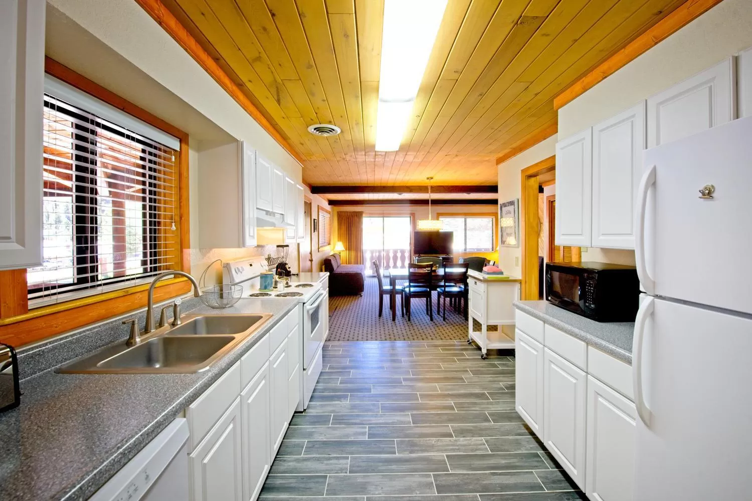 Kitchen/Kitchenette in Sitzmark Sports Lodge