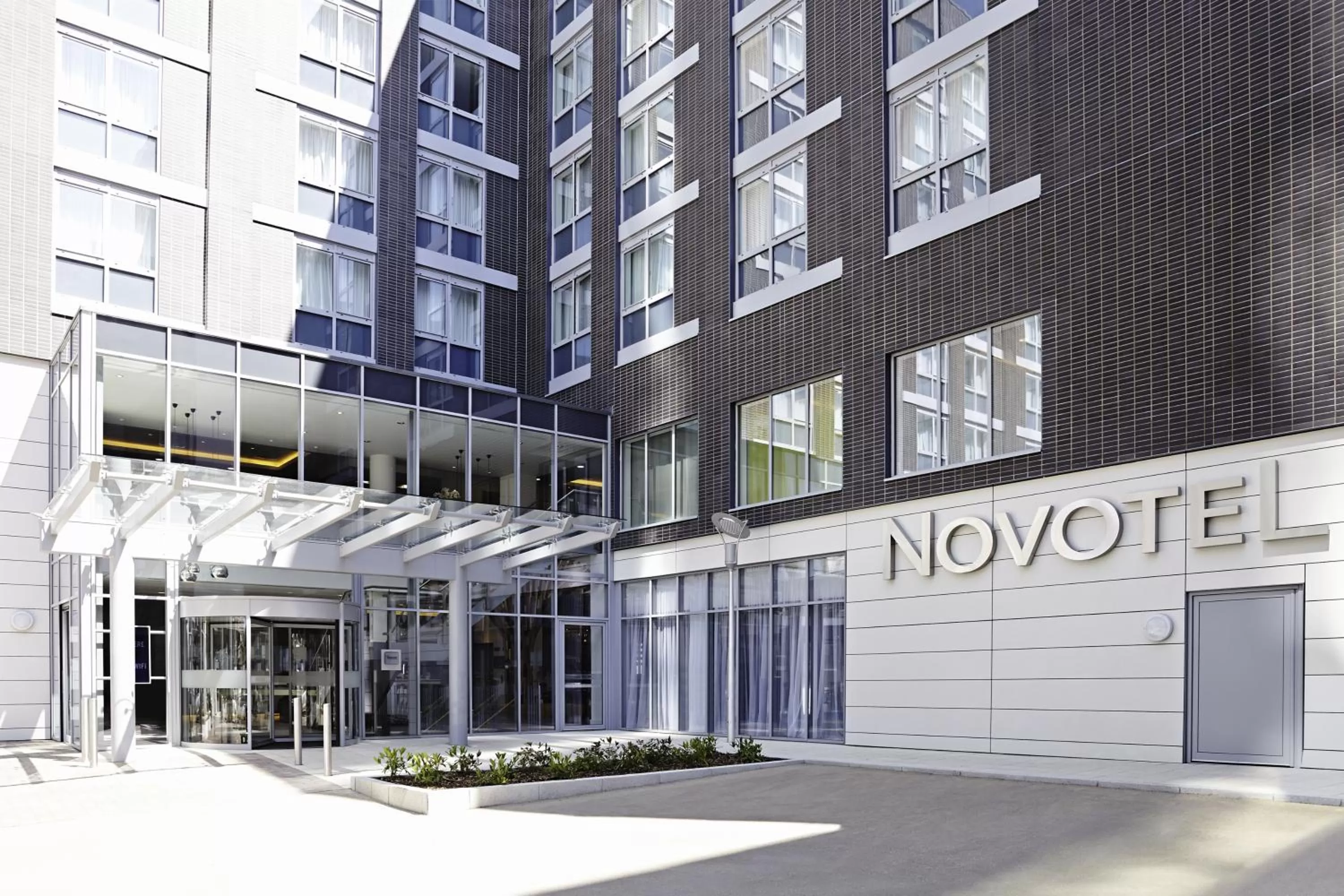 Facade/entrance in Novotel London Brentford