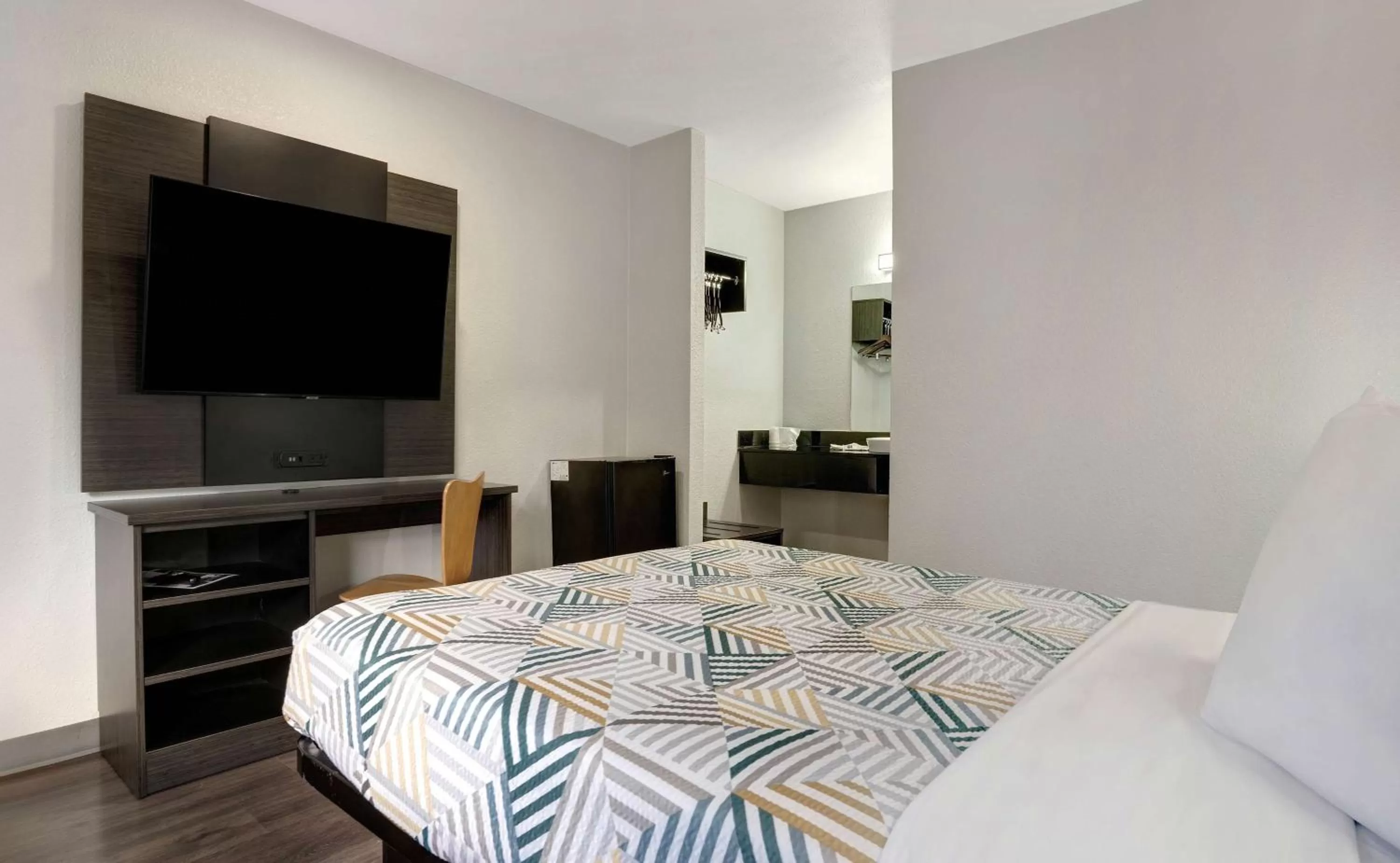 Bedroom, Bed in Motel 6-Rancho Cordova, CA - Rancho Cordova East