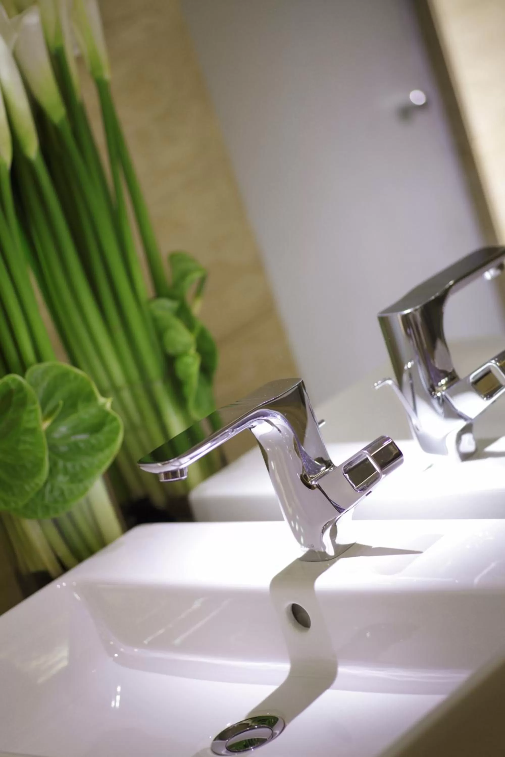 Bathroom in InterContinental Hangzhou ICC by IHG