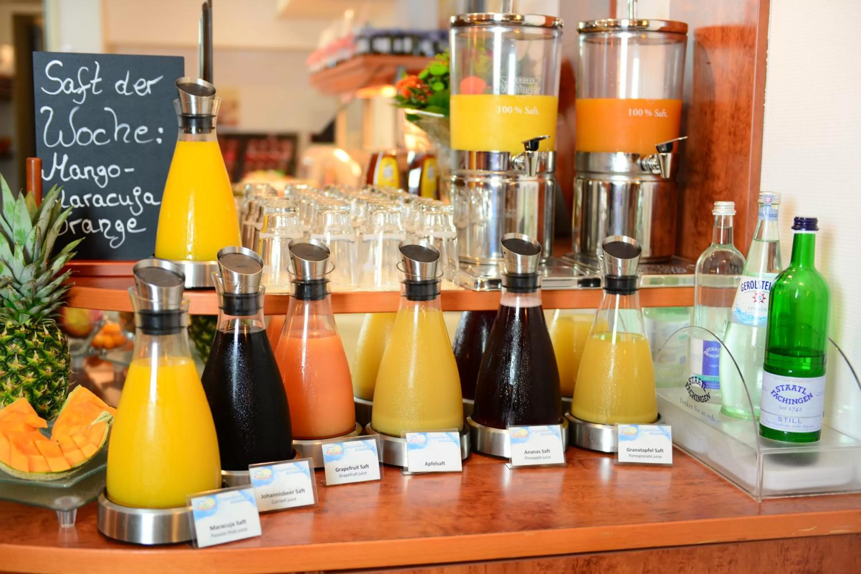 Food and drinks in Hotel National Düsseldorf (Superior)