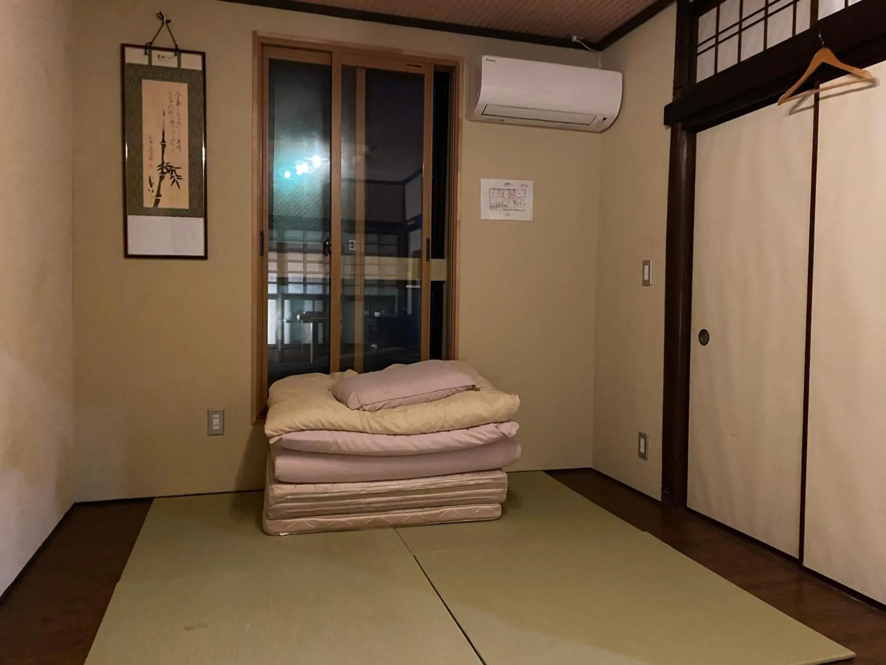 Economy Twin Room in Hotel Lantern Gion Economy Twin Room in Hotel Lantern Gion