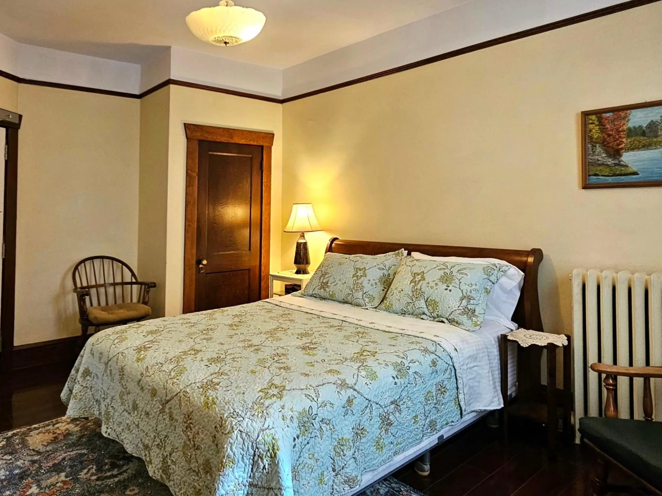 Bedroom, Bed in Royal Hotel Sydney