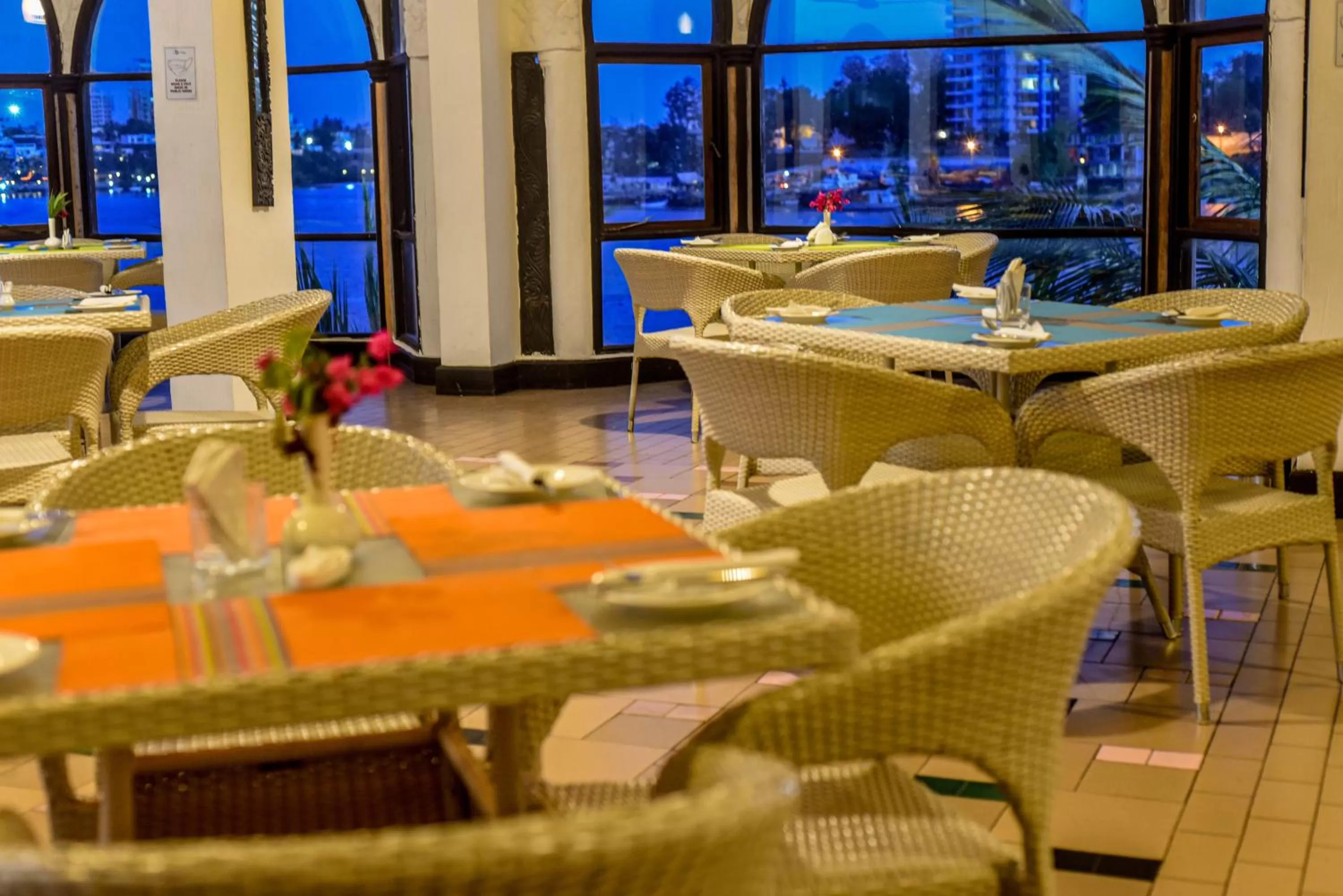 Restaurant/places to eat in CityBlue Creekside Hotel & Suites