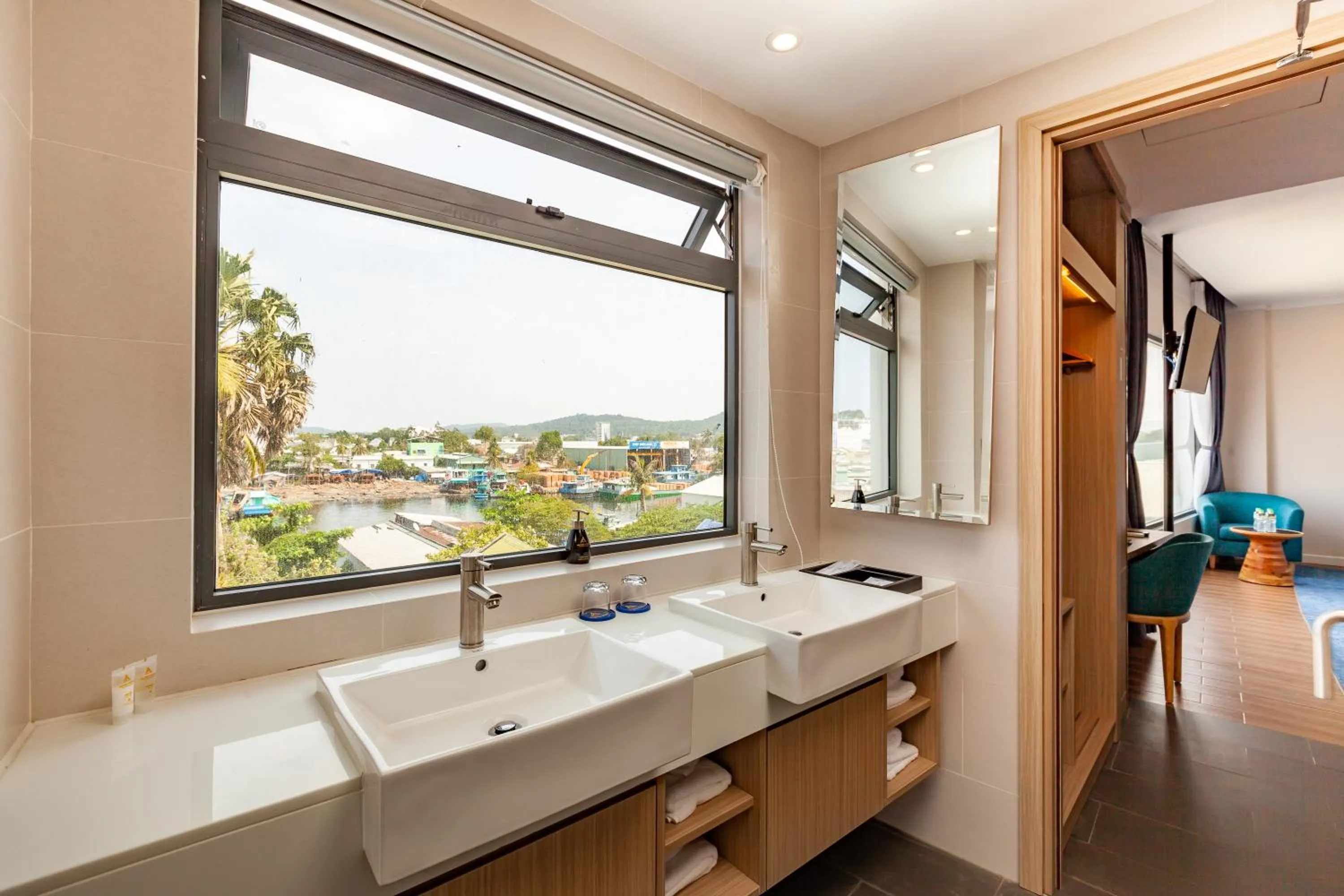 Bathroom in An Phu Hotel