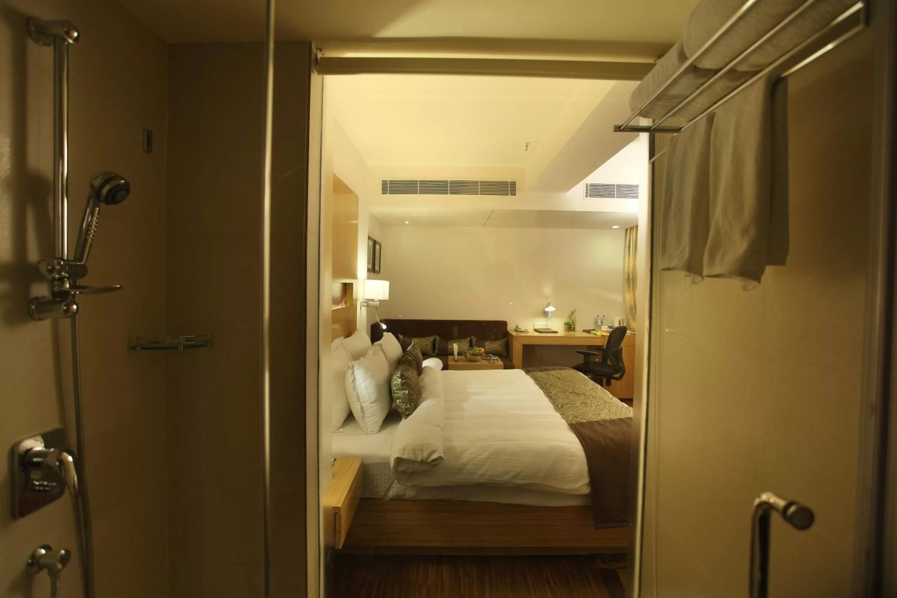 Bed in Comfort Inn Legacy