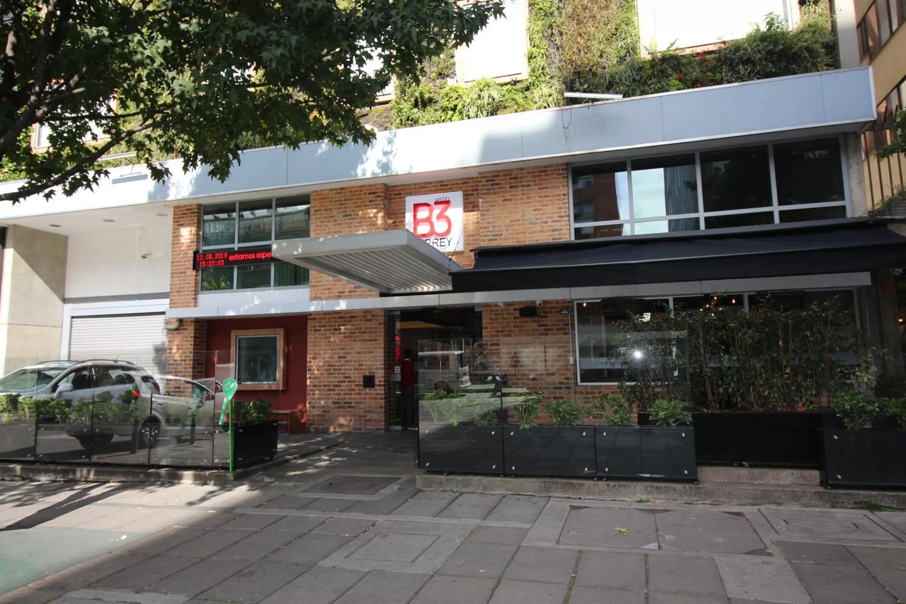 Facade/entrance in Hotel B3 Virrey