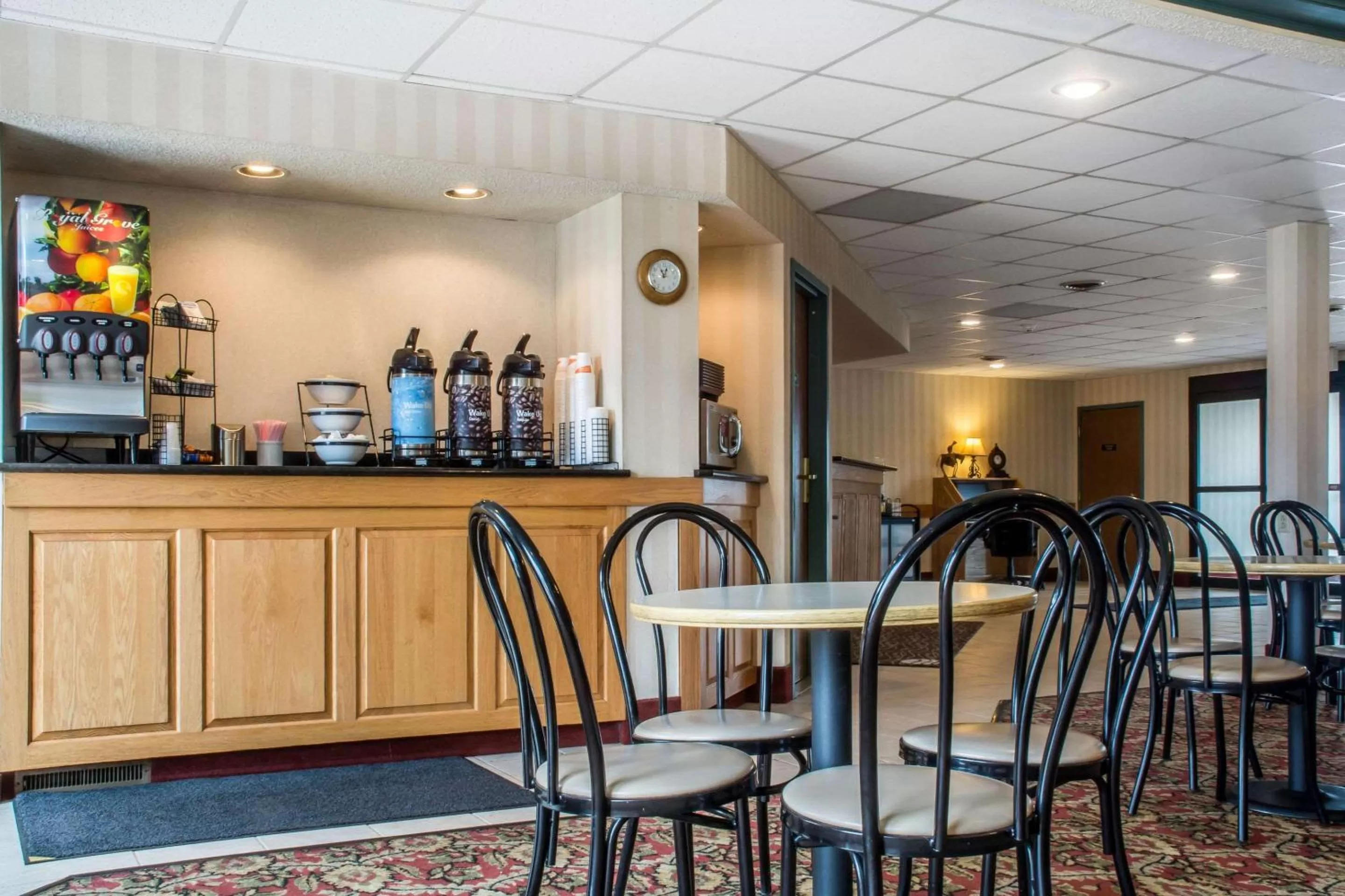 Restaurant/places to eat in Quality Inn & Suites