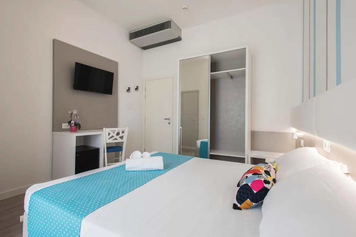 Photo of the whole room, Bed in Hotel Majorca