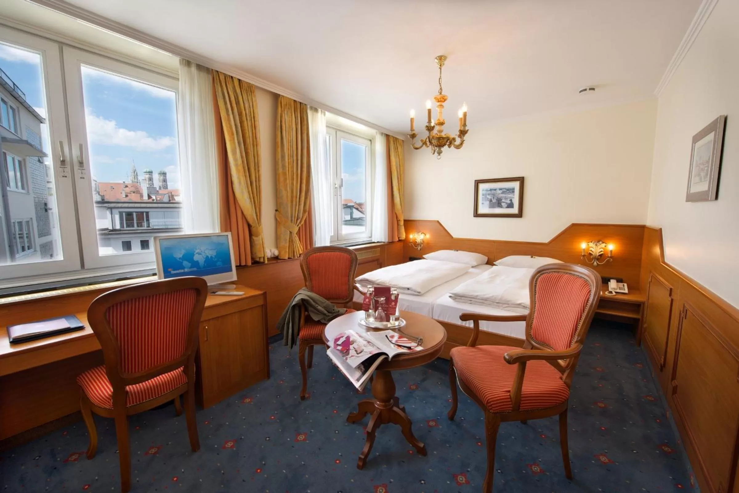 Photo of the whole room, Bed in Hotel Torbräu