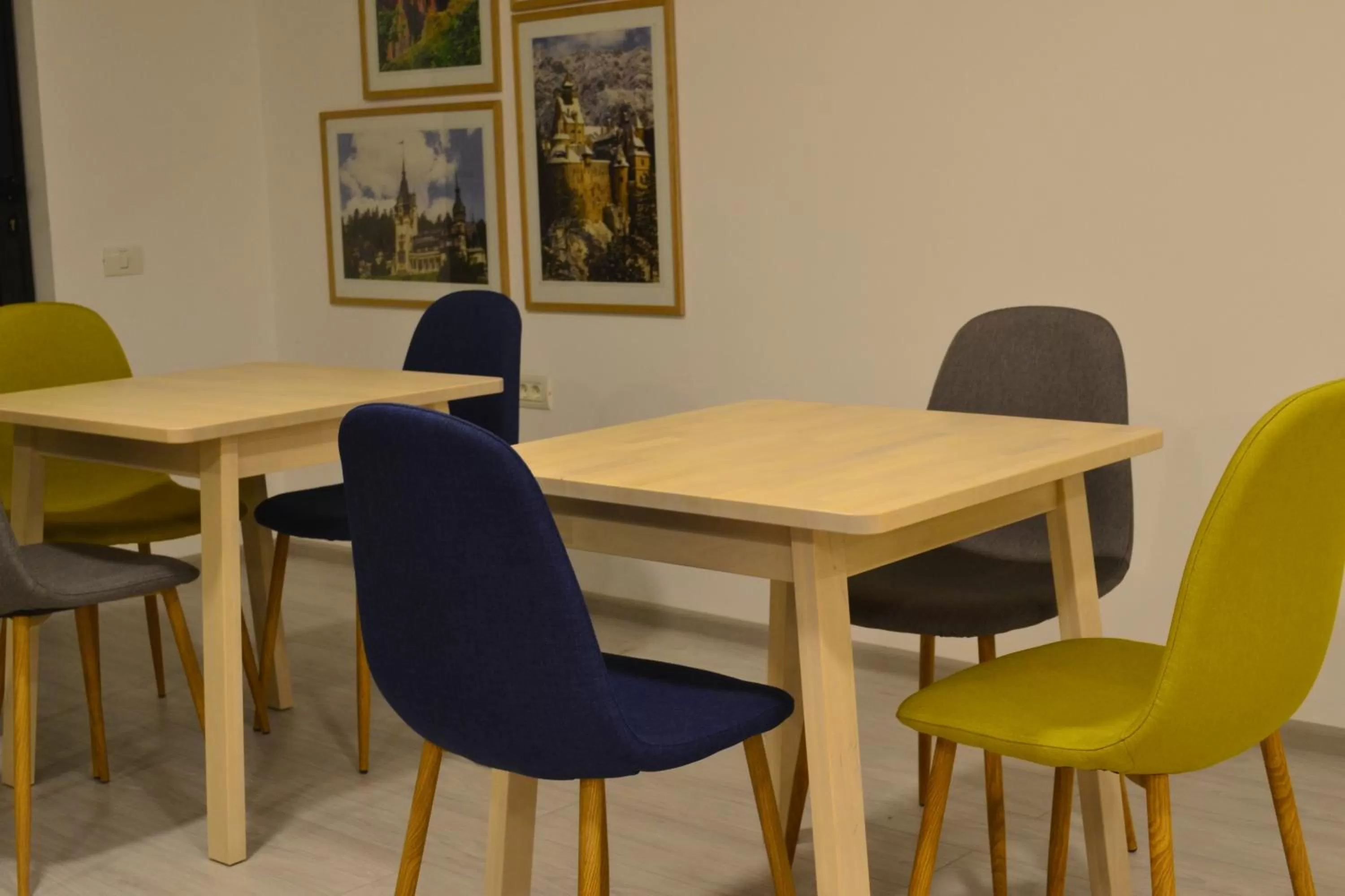 Restaurant/places to eat in YMY Boutique Residence