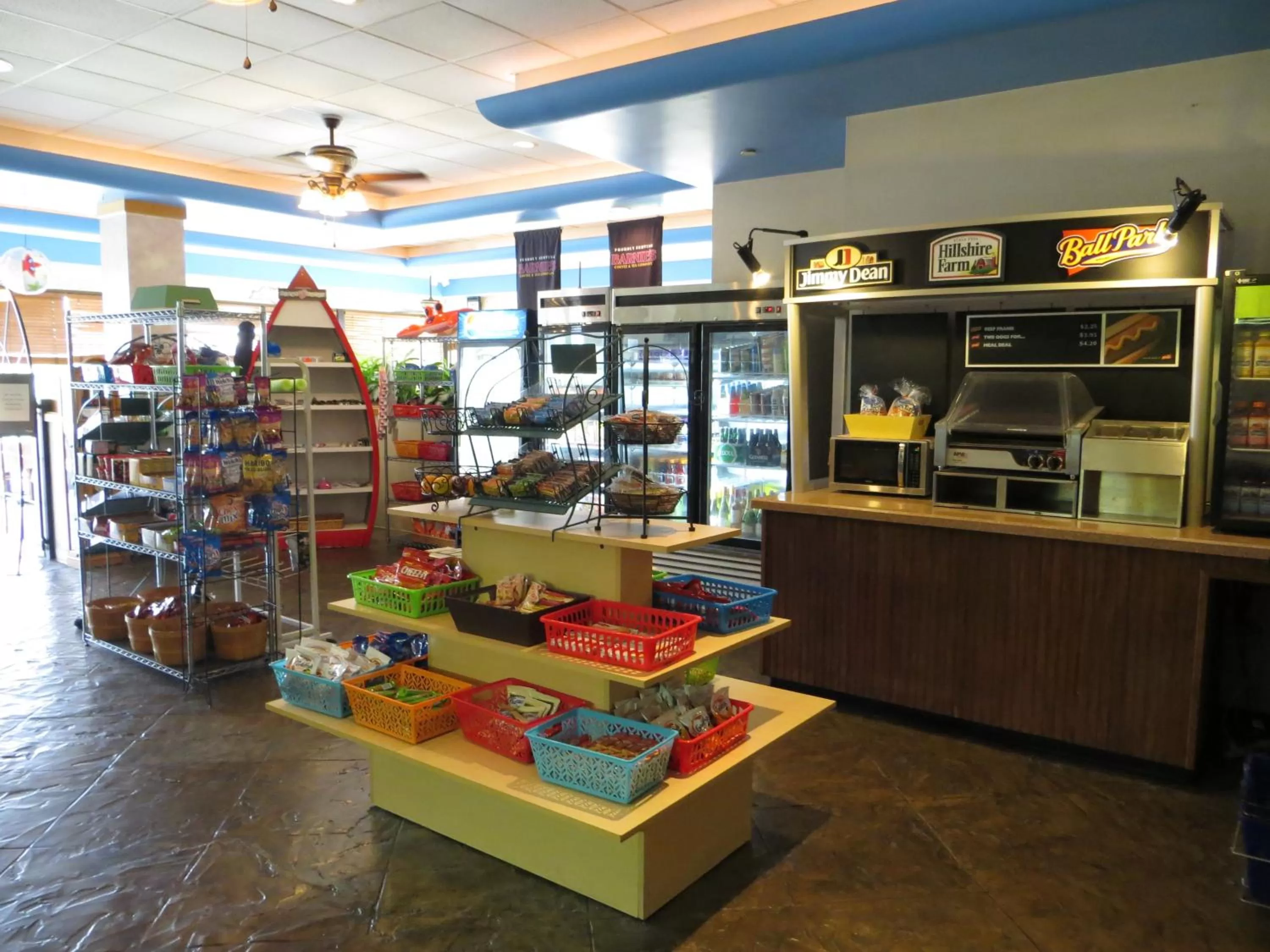 Day in Maingate Lakeside Resort