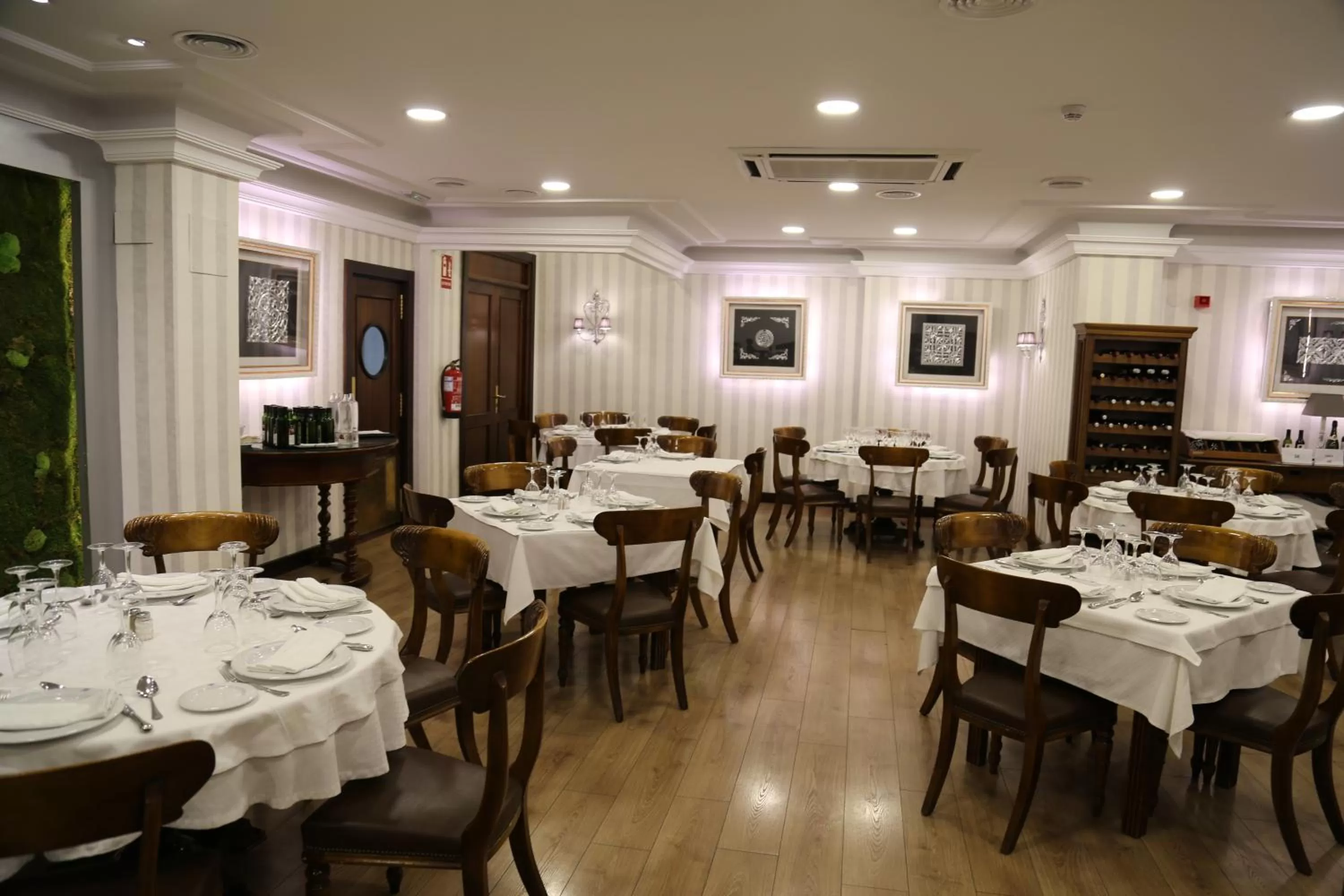 Restaurant/places to eat in Princesa Ana