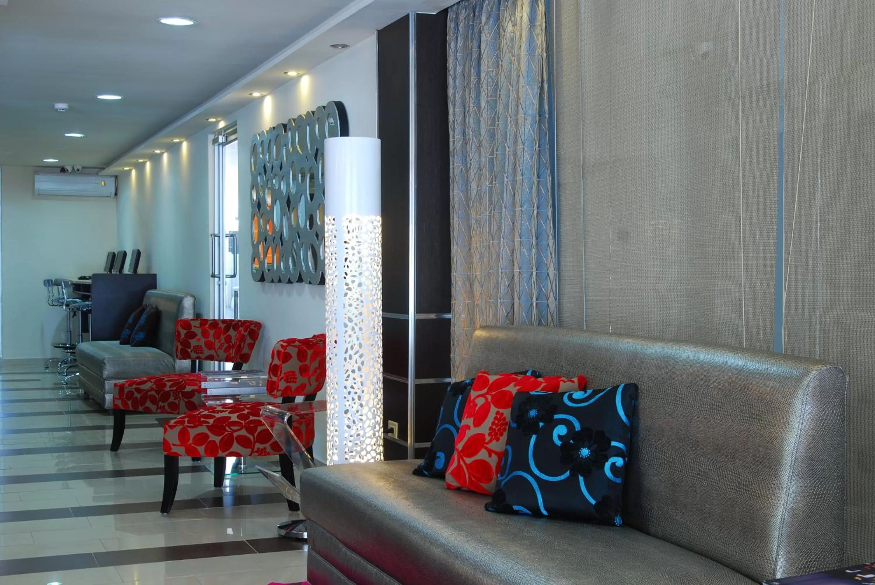 Lobby or reception in Metro Hotel Panama