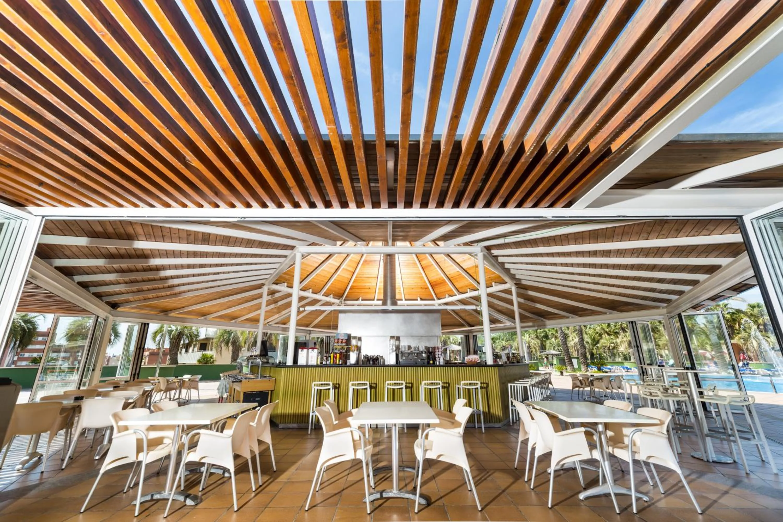 Lounge or bar in Costa Encantada Resort & Suites