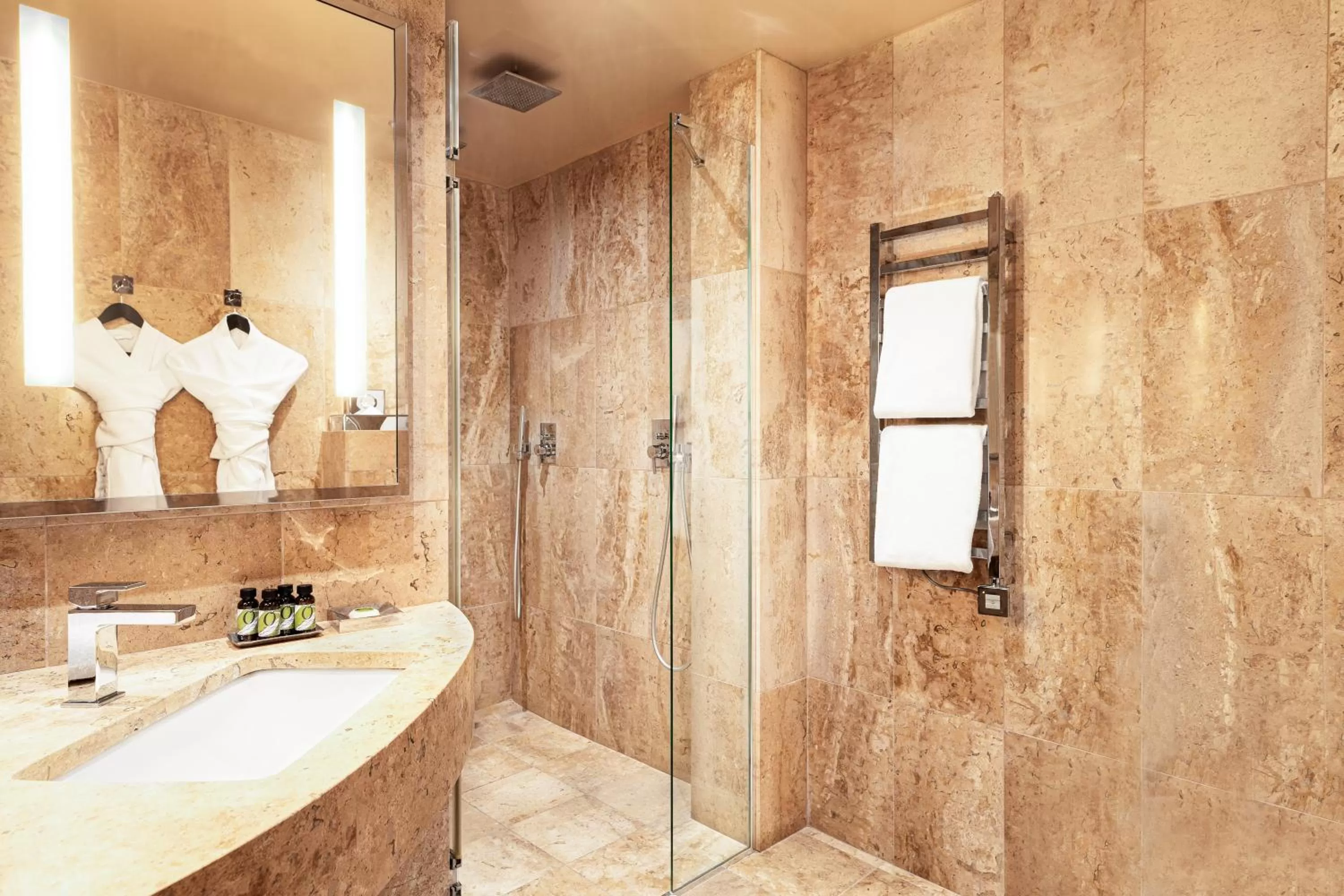 Bathroom in B Montmartre