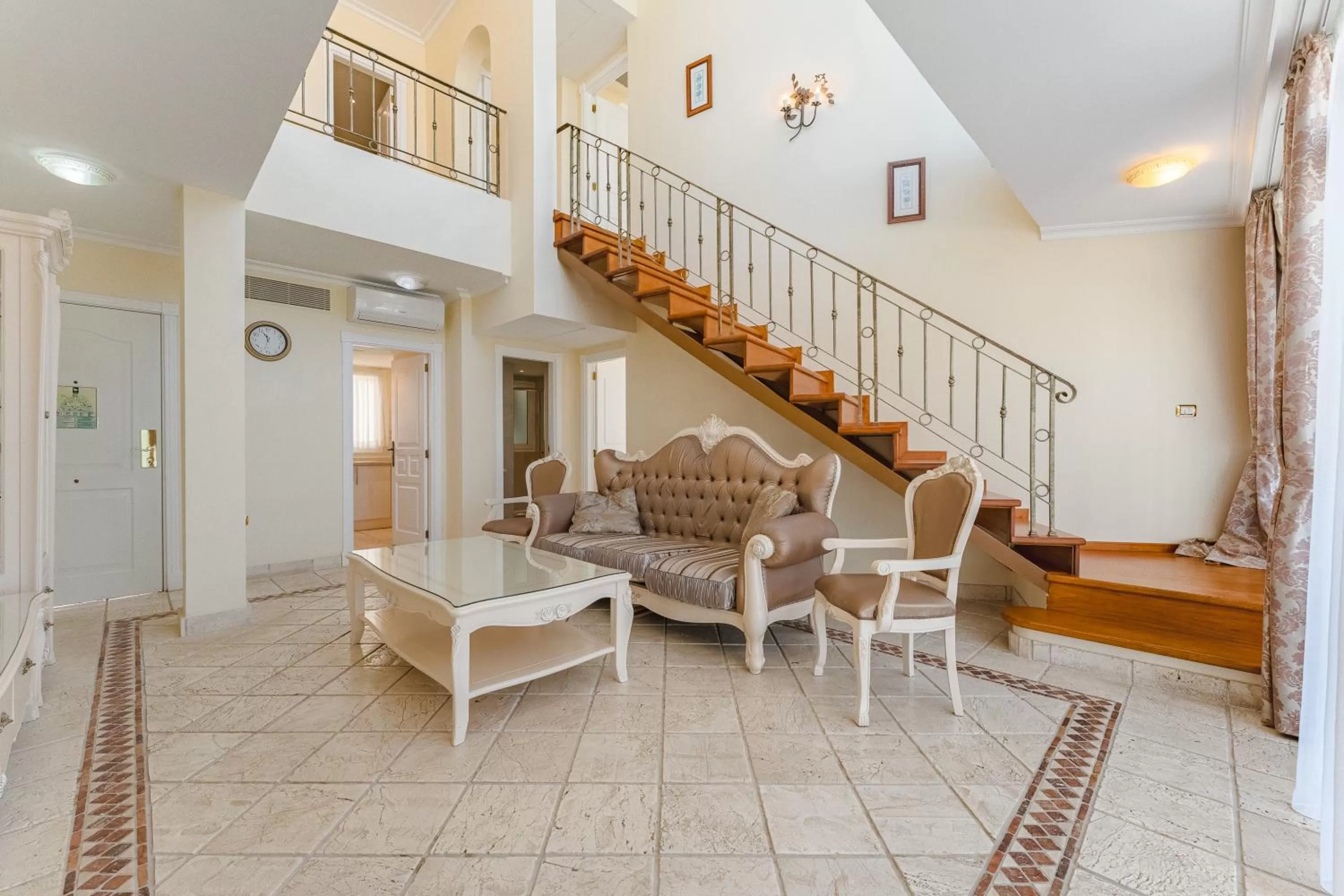 Living room in Flamingo Suites Boutique Hotel