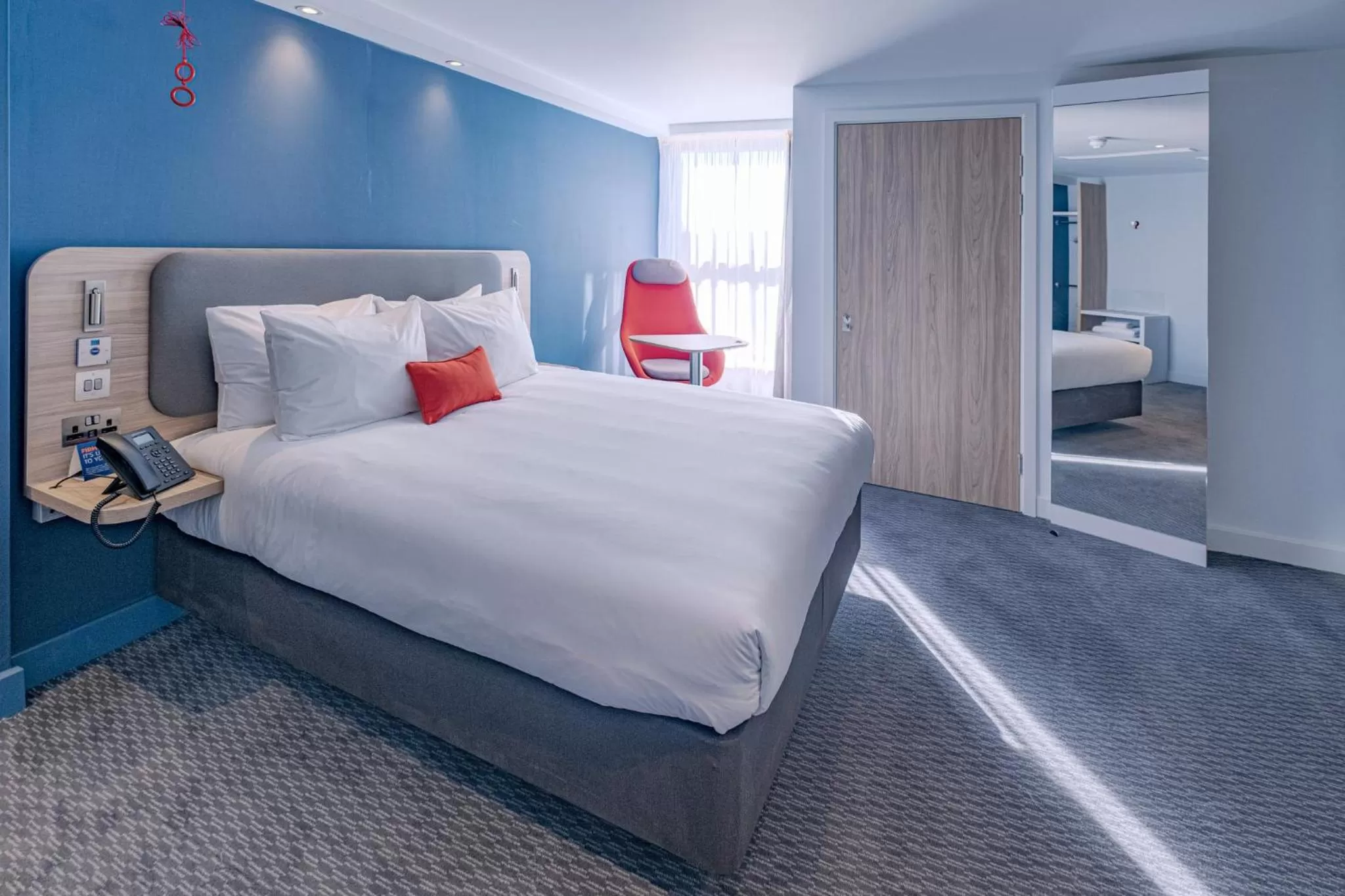 Photo of the whole room, Bed in Holiday Inn Express - Fleet by IHG