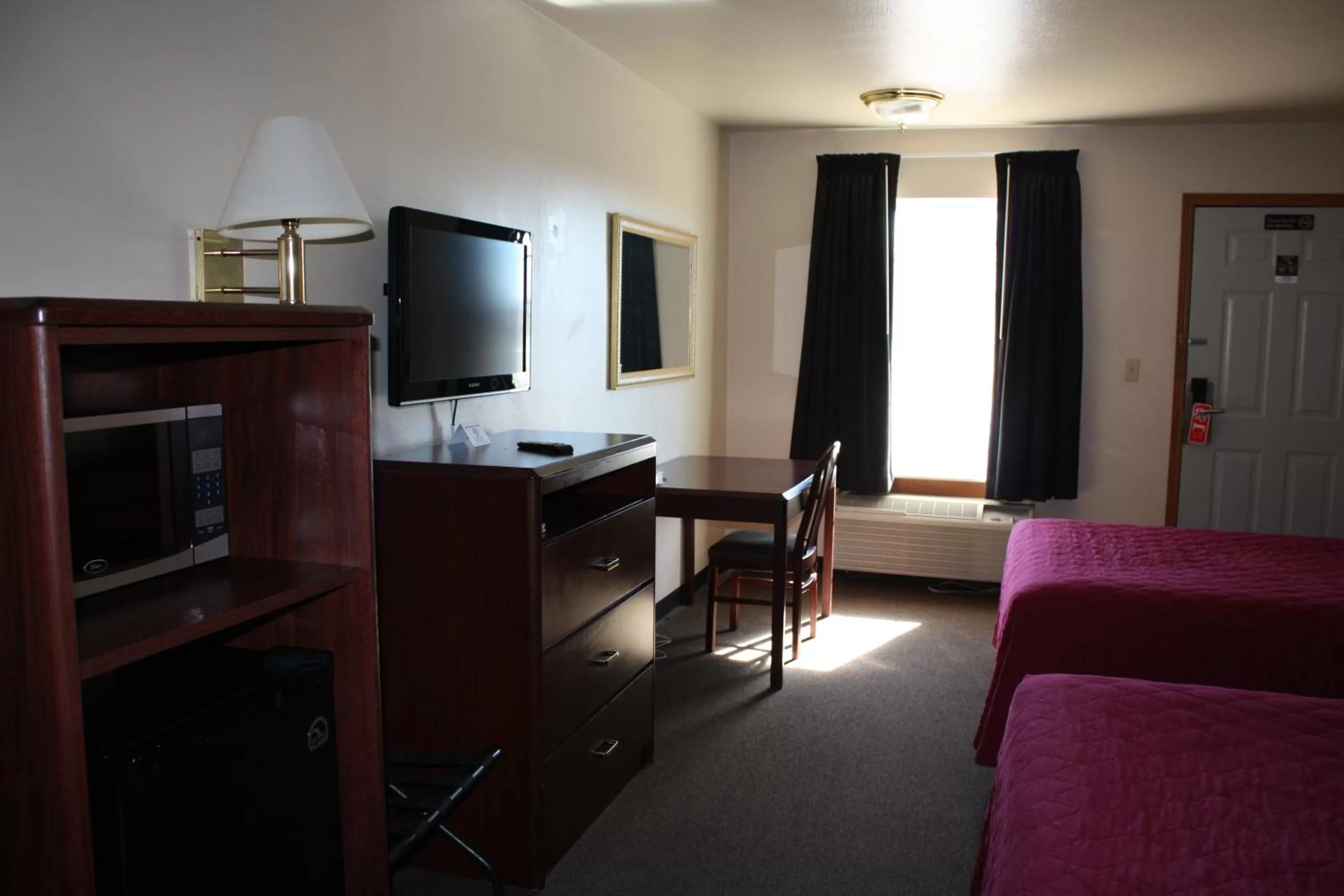 Photo of the whole room in Boomtown Inn