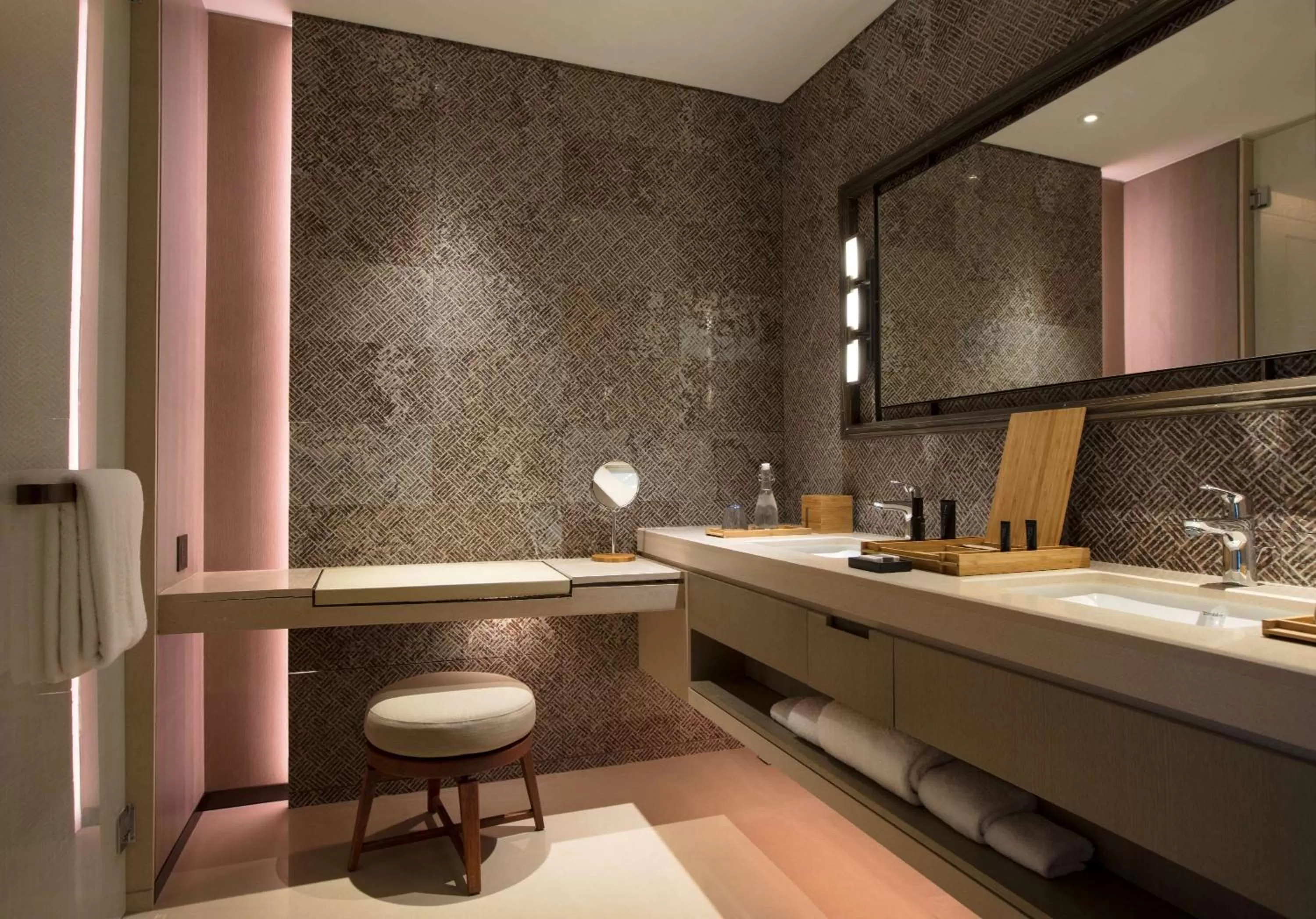 Bathroom in Yangshuo Sugar House