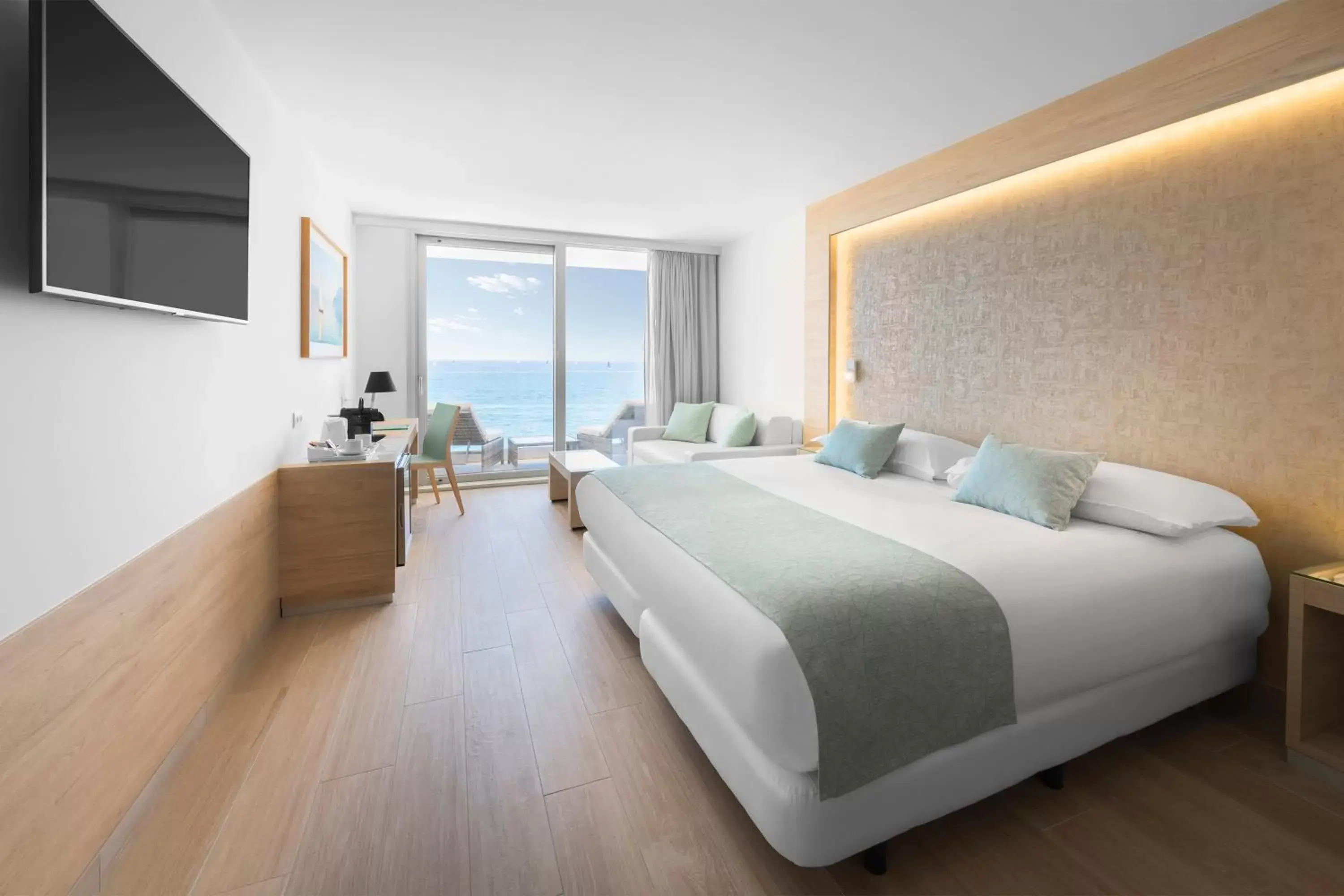 Double Family Apolo - Sea View ( 2 Adults + 2 Children) in Elba Sunset Mallorca Thalasso Spa Double Family Apolo - Sea View ( 2 Adults + 2 Children) in Elba Sunset Mallorca Thalasso Spa